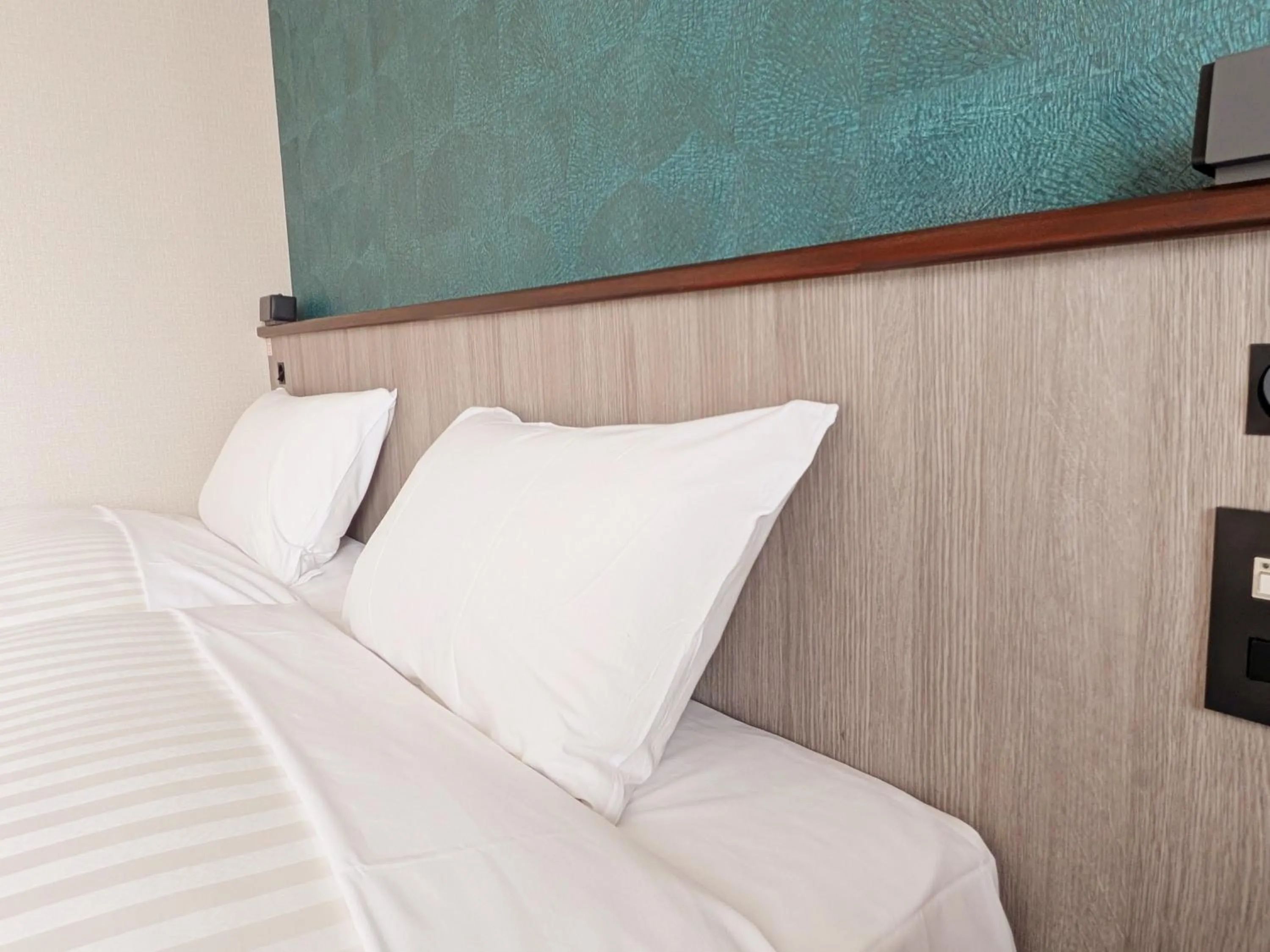 Photo of the whole room, Bed in Hotel Castle Inn Ise Meotoiwa