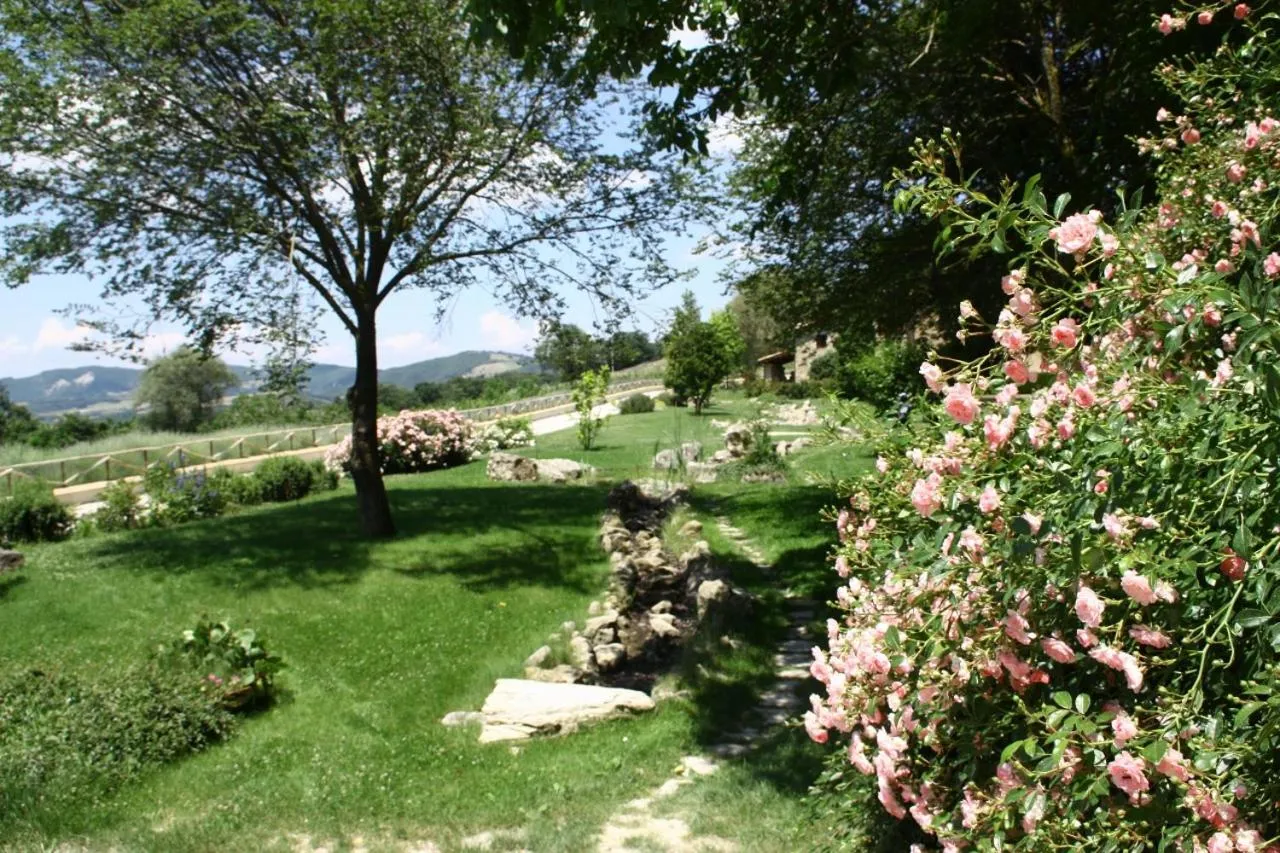 Garden in Agriturismo Le Case