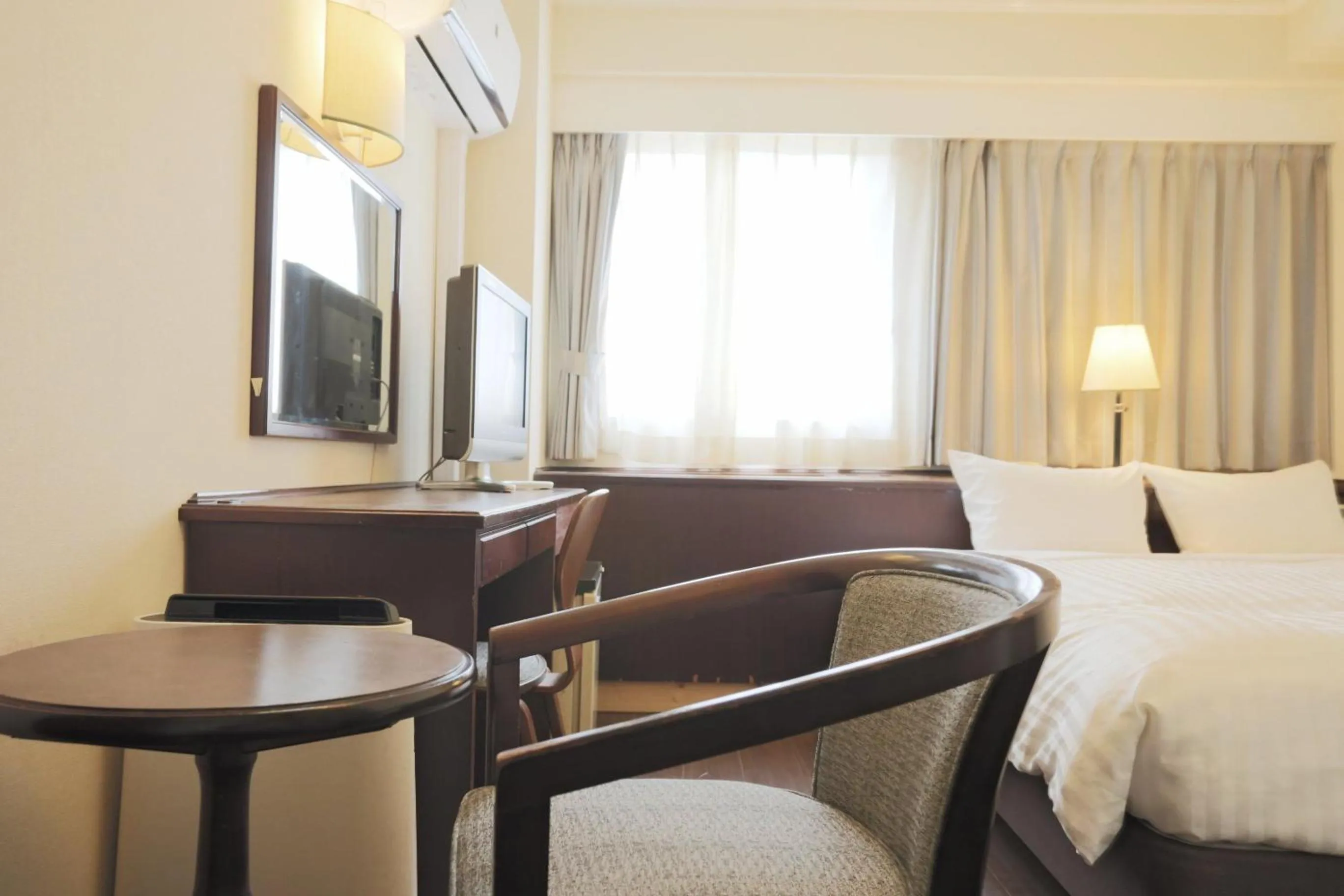 Photo of the whole room, Bed in Hotel Castle Inn Yokkaichi