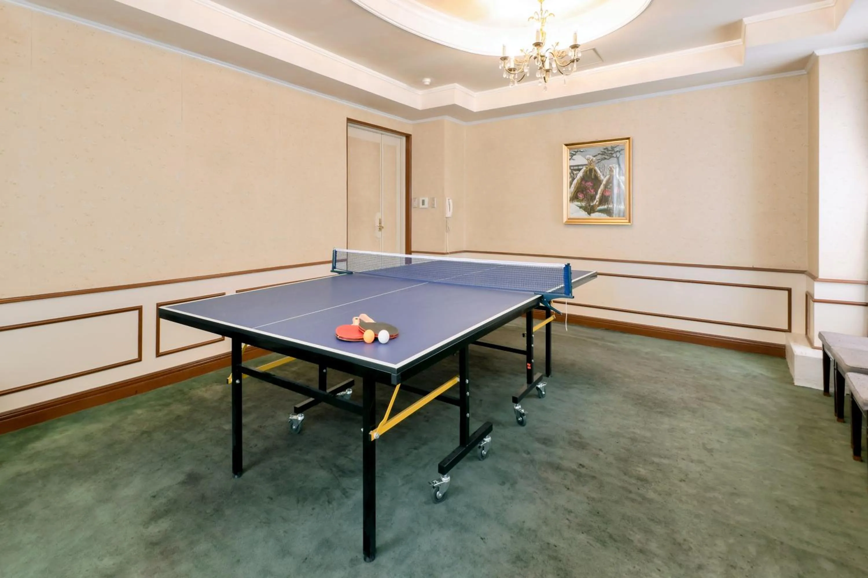 Table tennis in Hotel Castle Inn Yokkaichi