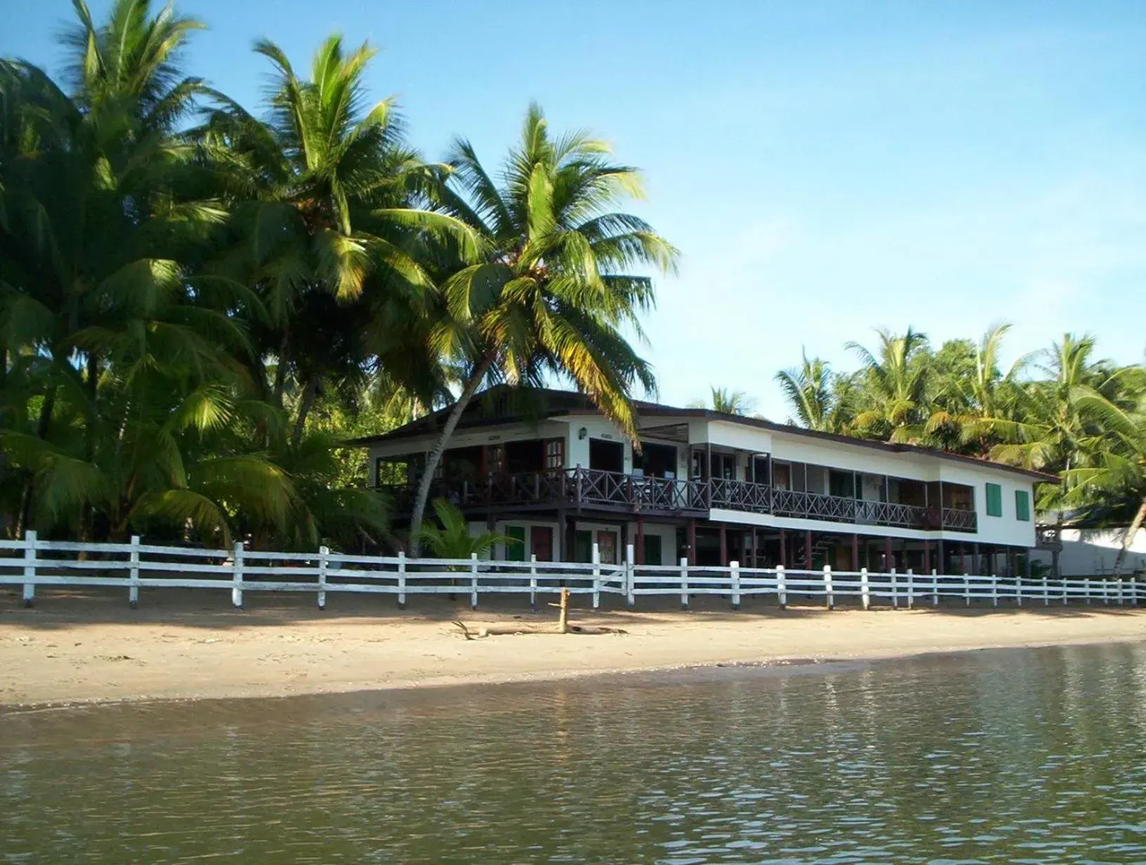 Property Building in Seaside Travellers Inn