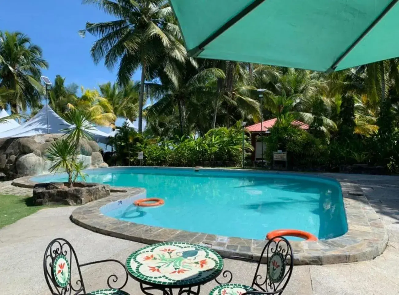 Swimming Pool in Seaside Travellers Inn