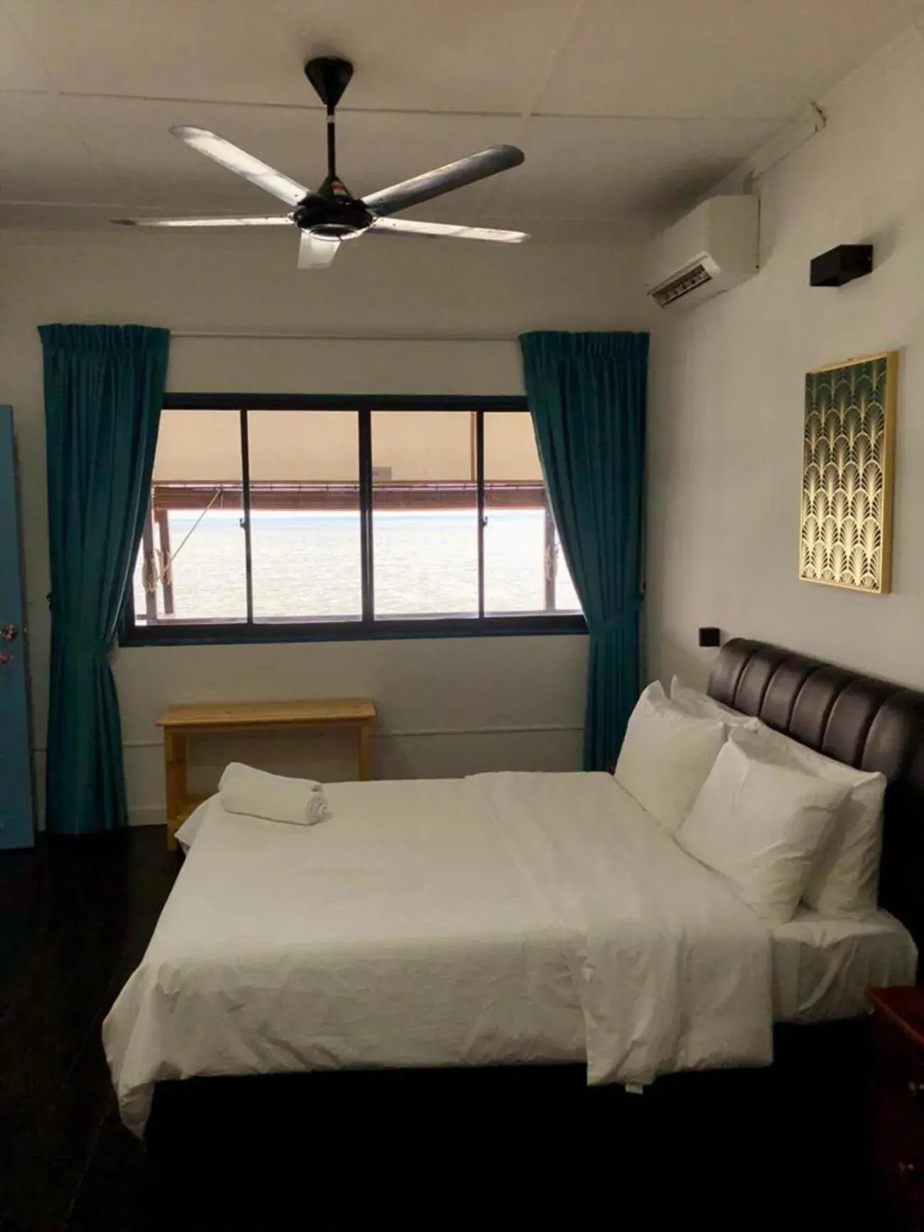 Bedroom, Bed in Seaside Travellers Inn