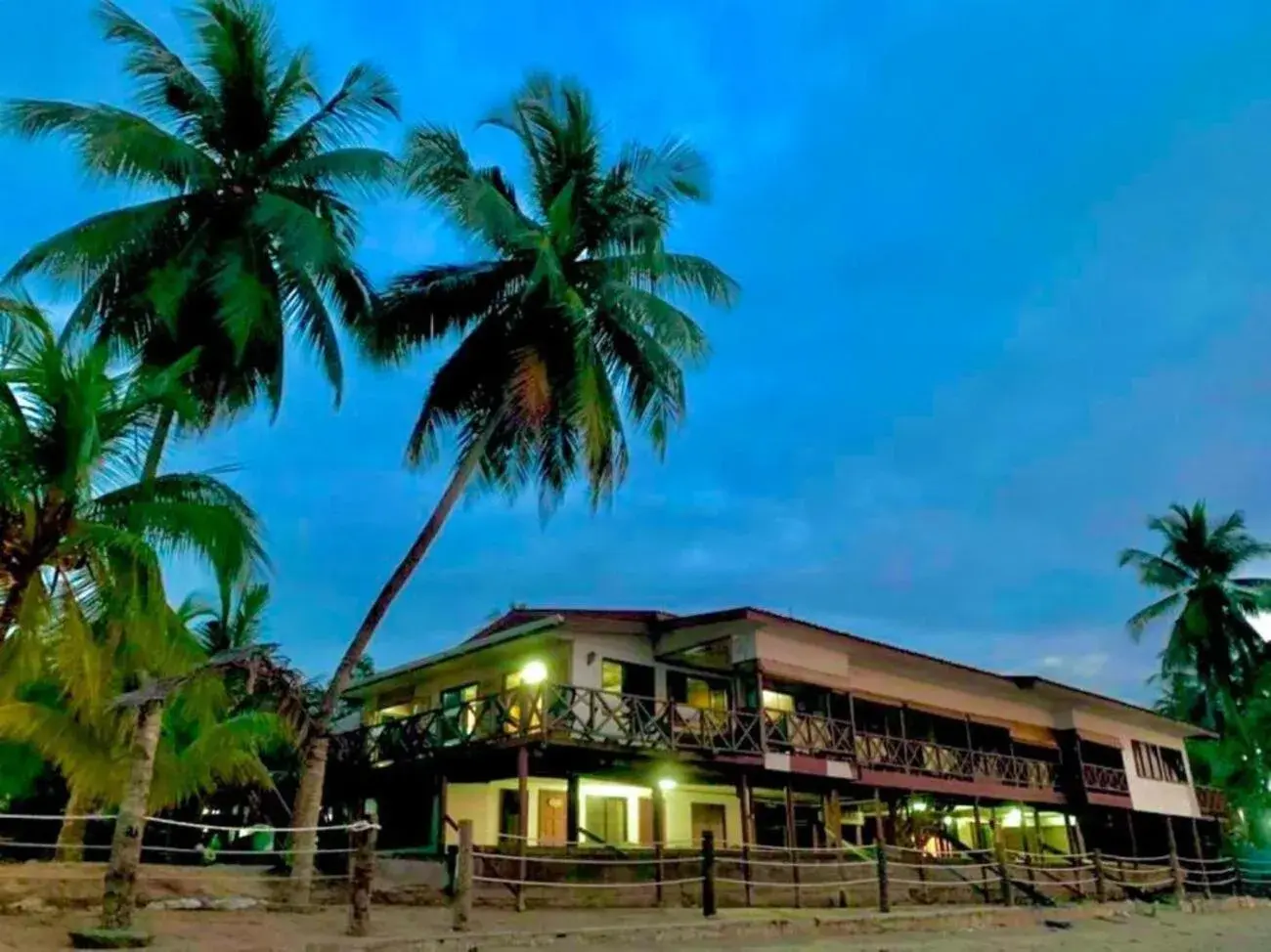 Property Building in Seaside Travellers Inn