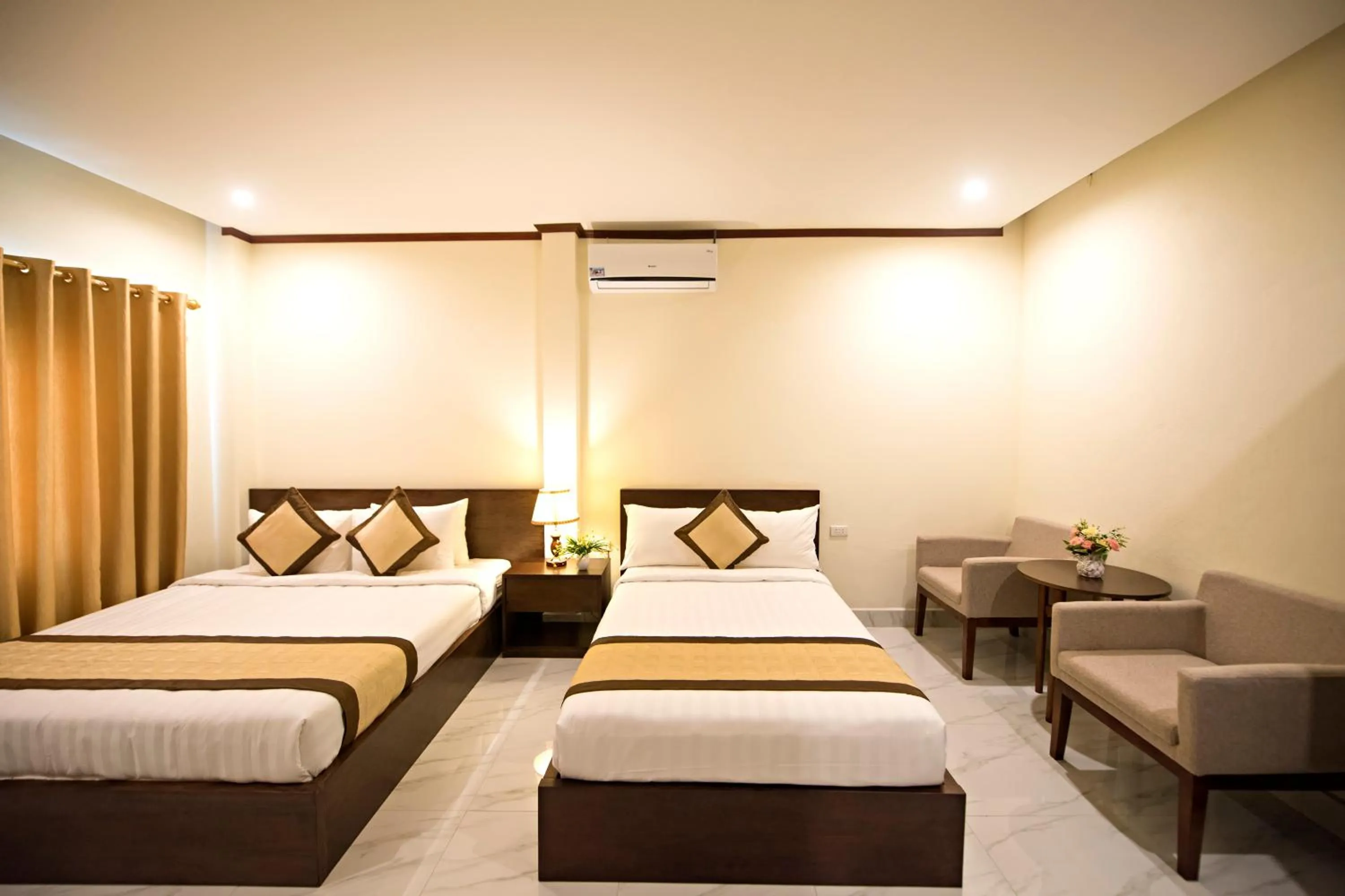 Bed in Vang Vieng Freedom Star's Hotel