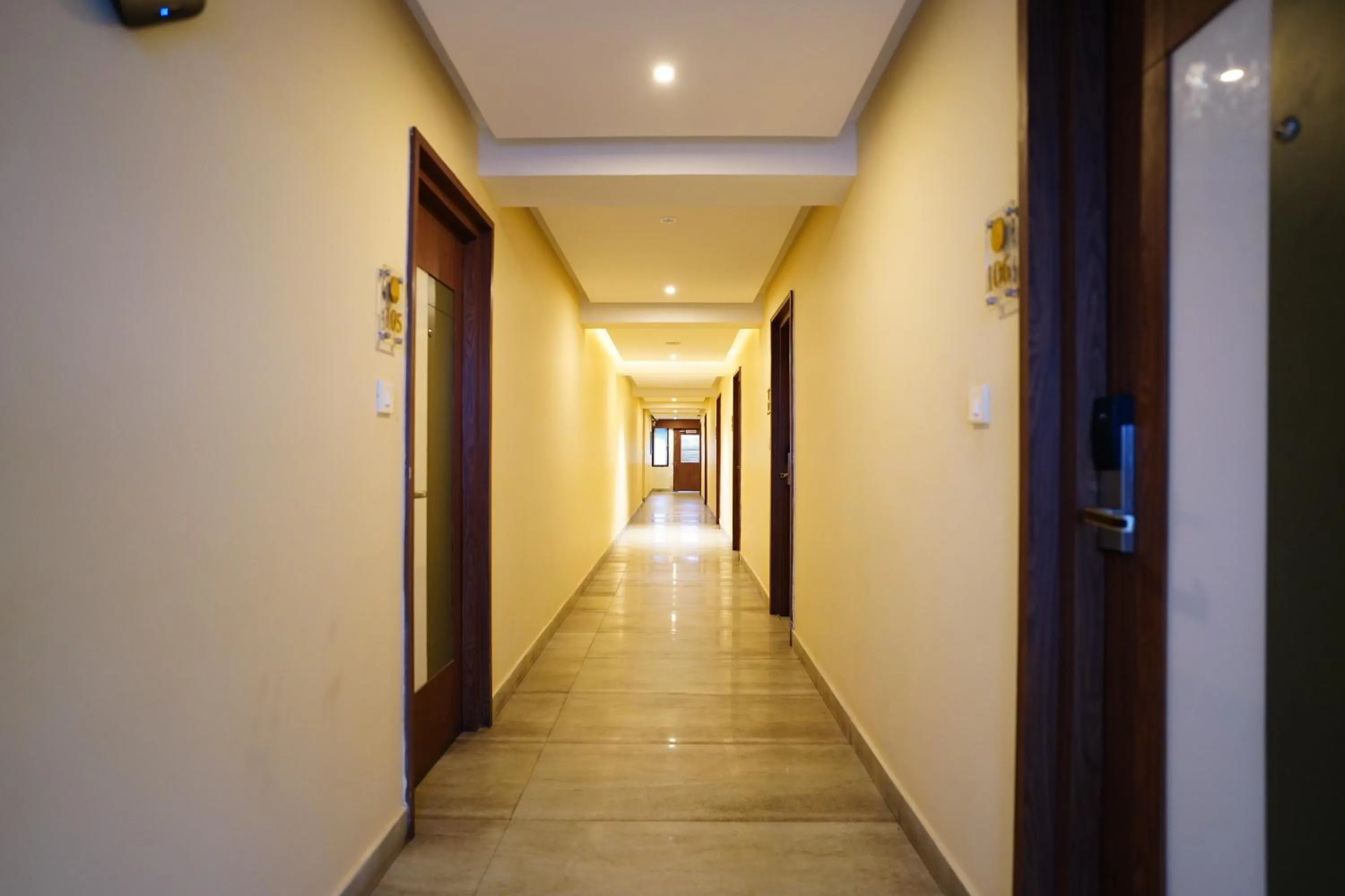 Area and facilities in Emarald Hotel Calicut