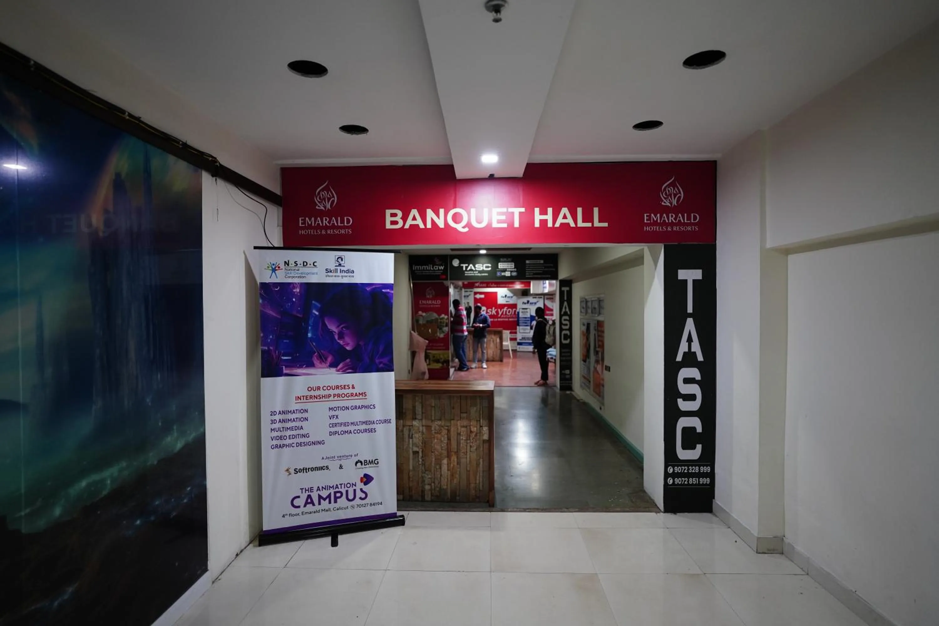 Property building in Emarald Hotel Calicut