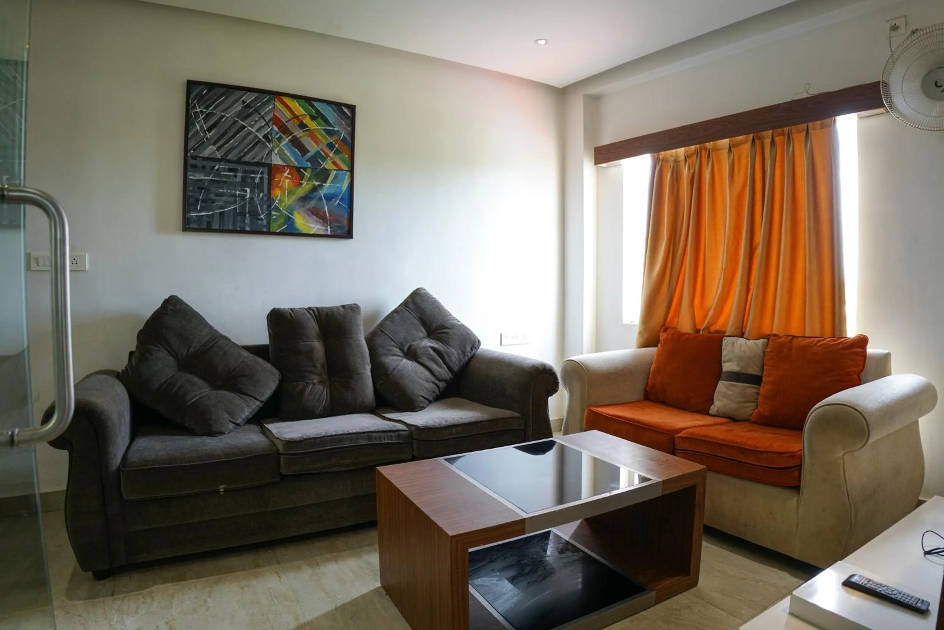 Living room in Emarald Hotel Calicut