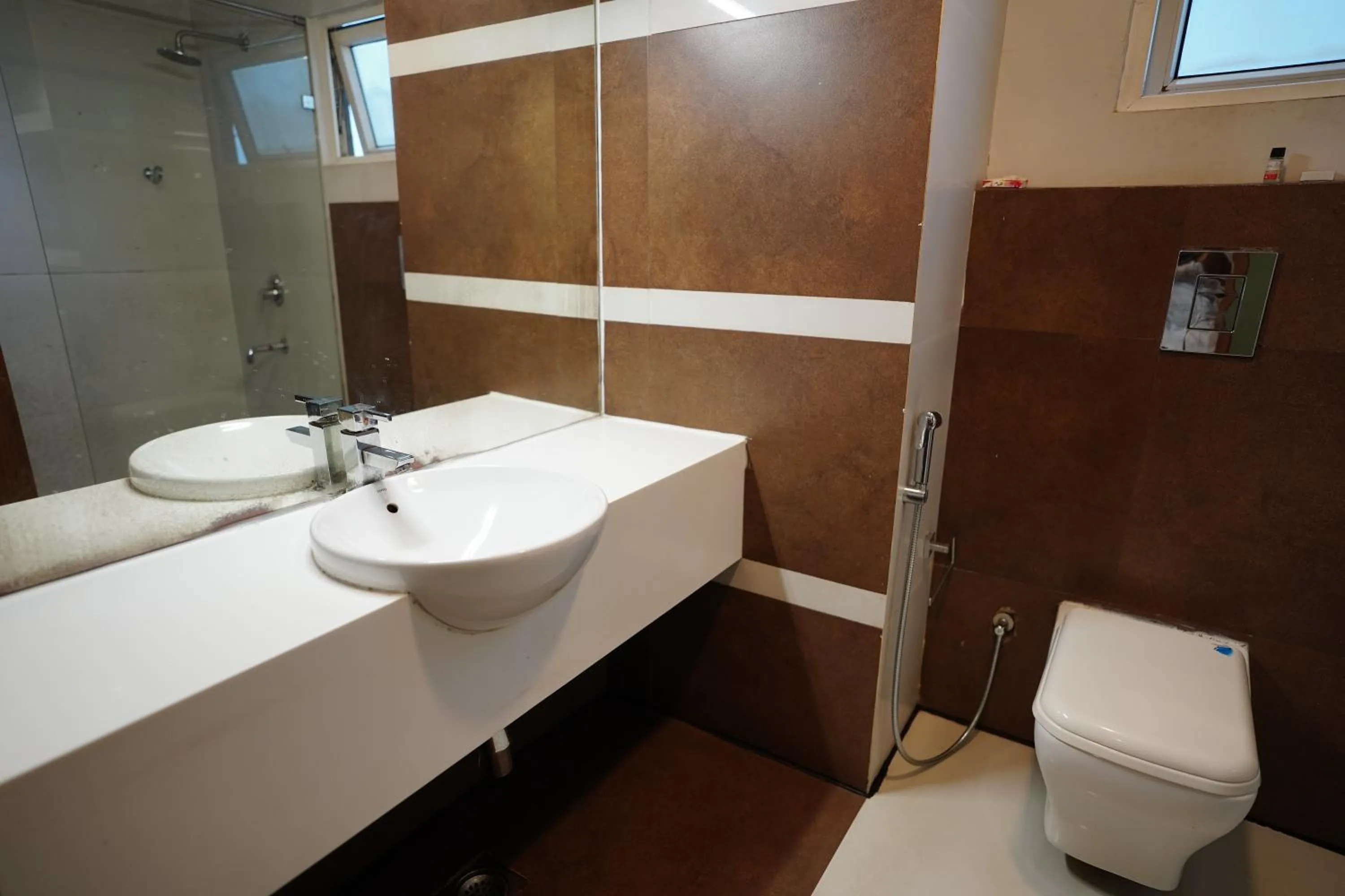 Shower in Emarald Hotel Calicut