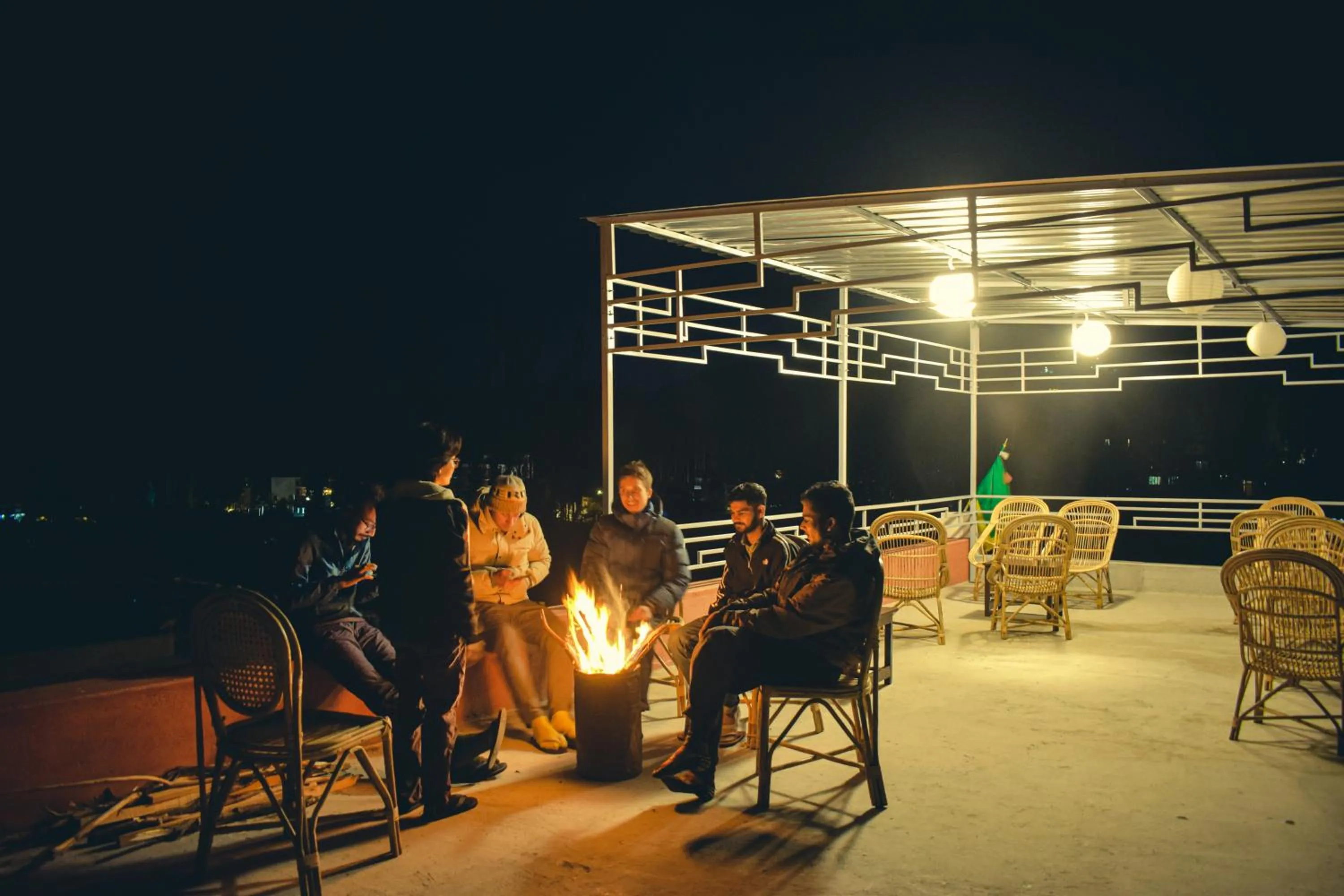 Night in Raybo Hostel - Serene stay with 5 mins walk from the main market