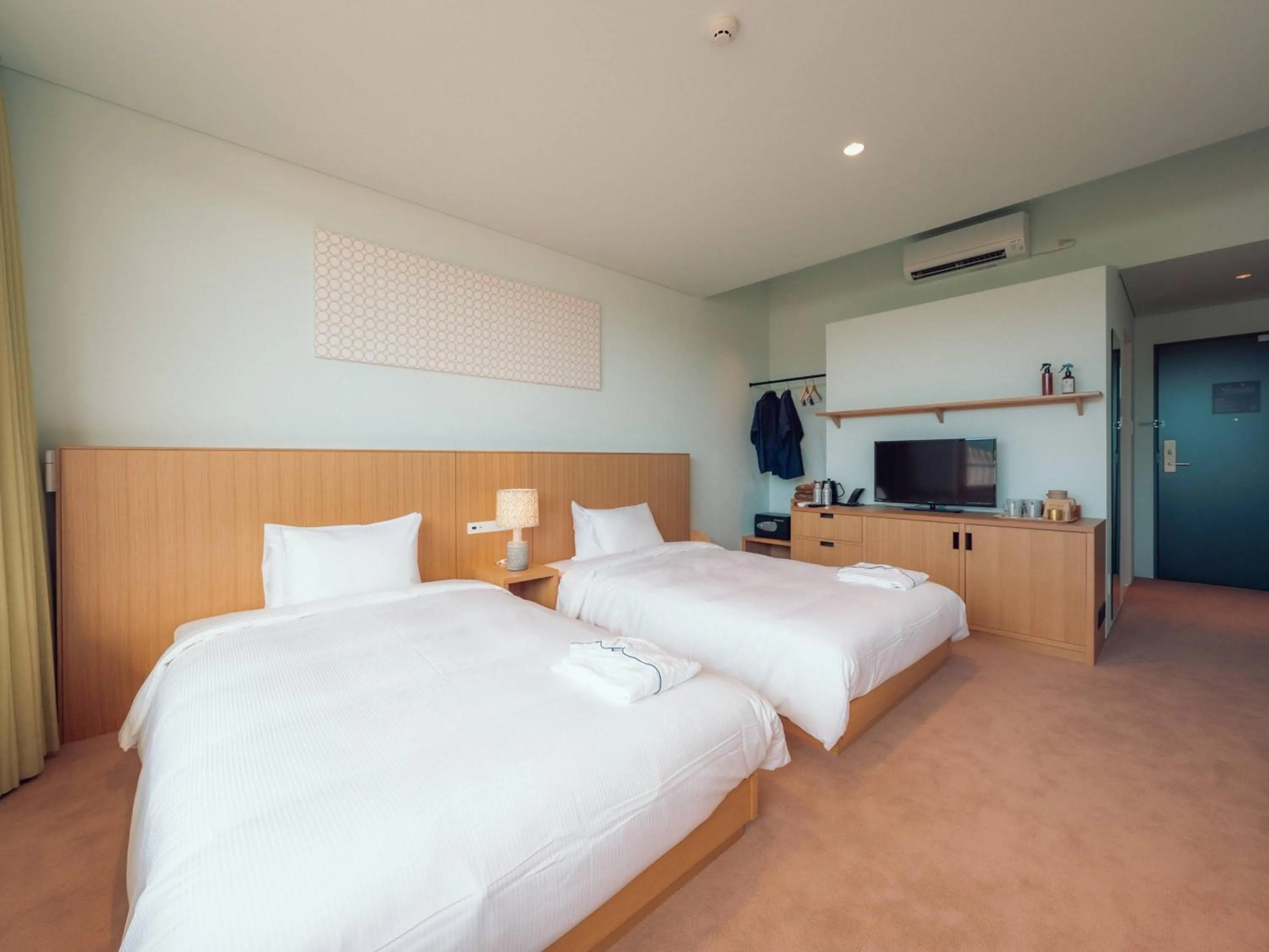 Photo of the whole room, Bed in Hatago Vison