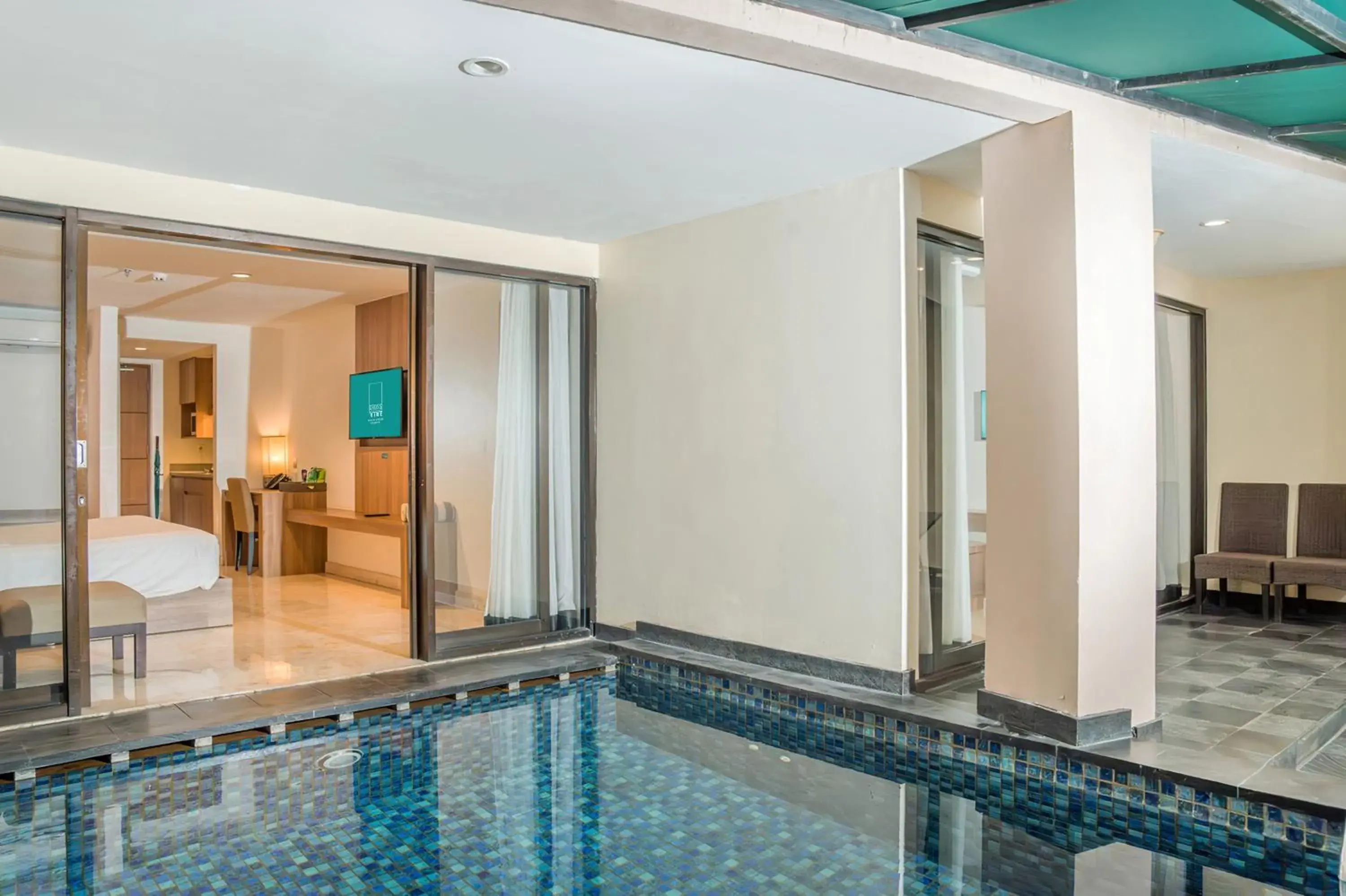 Swimming pool in Cross Vibe Paasha Atelier Bali Kuta Swimming pool in Cross Vibe Paasha Atelier Bali Kuta