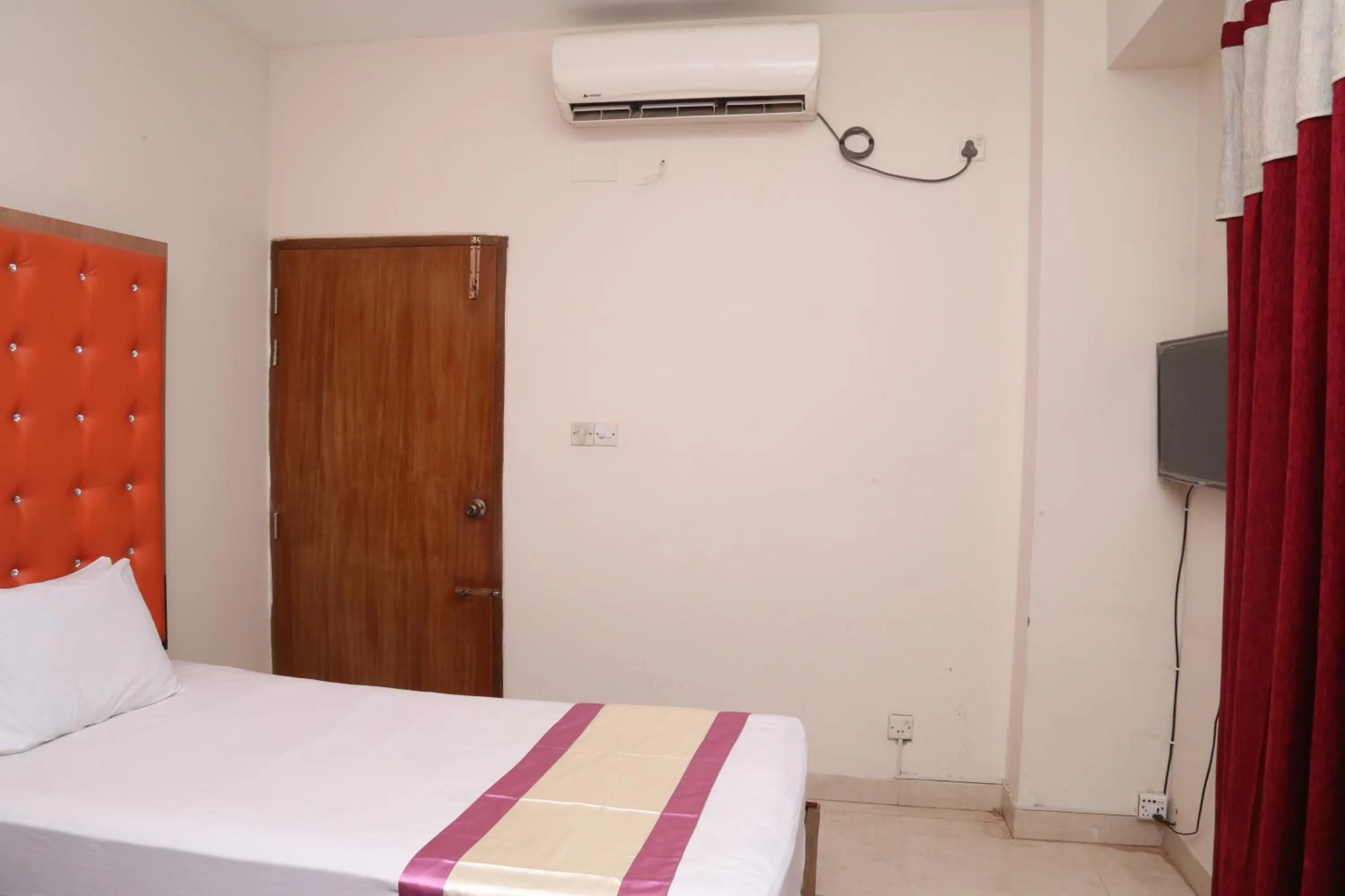 Bed in Platinum Hotel Ltd