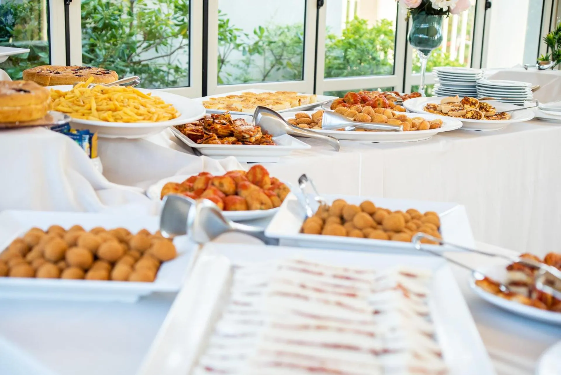 Restaurant/places to eat in Grand Hotel Don Juan