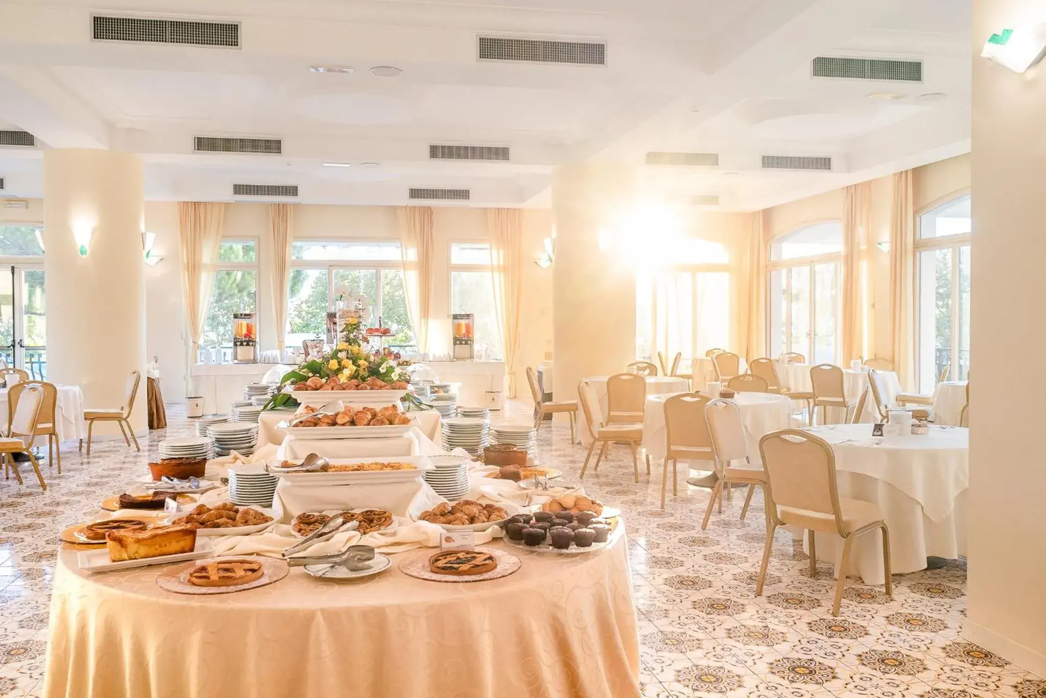 Restaurant/places to eat in Grand Hotel Don Juan Restaurant/places to eat in Grand Hotel Don Juan