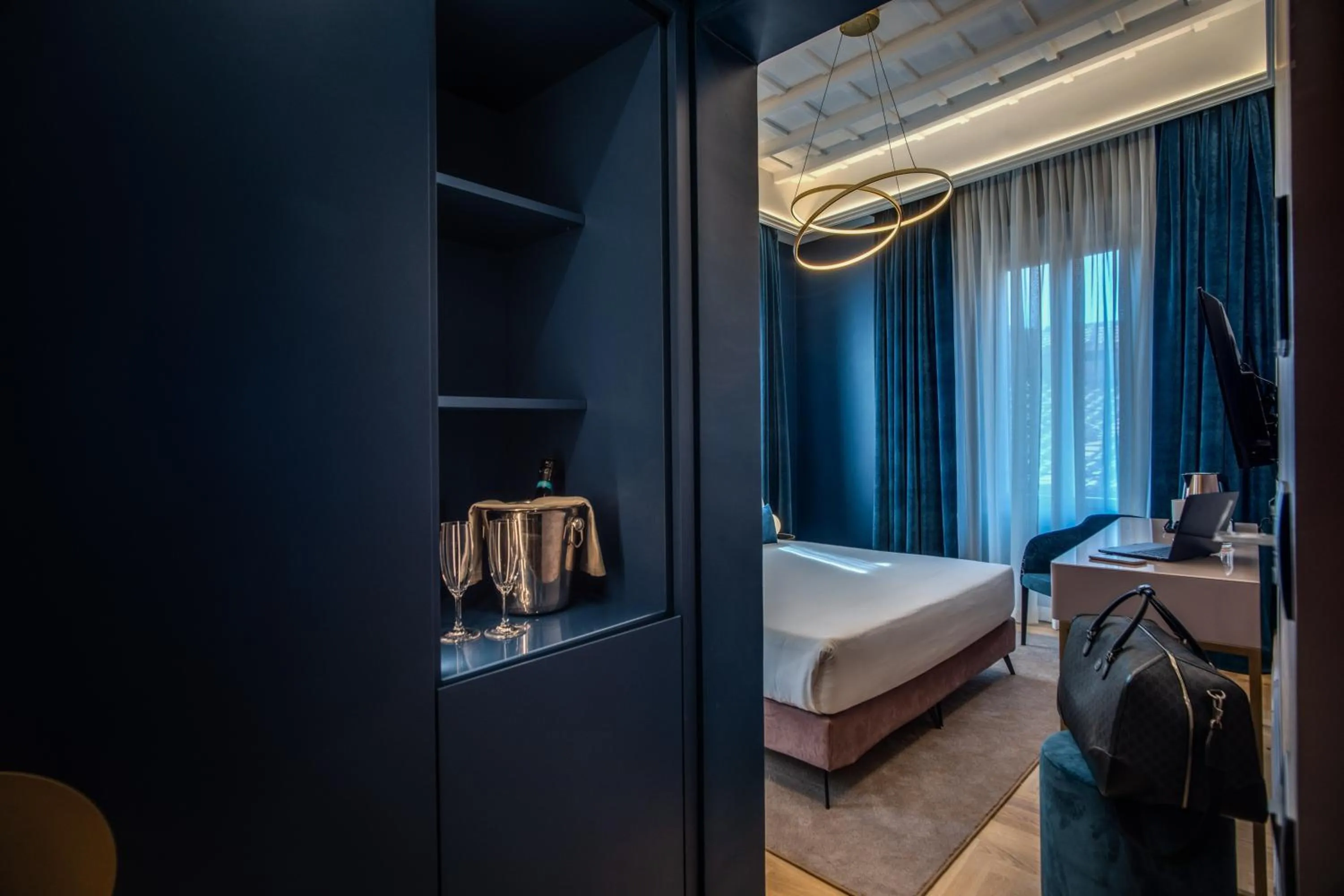 View (from property/room), Bed in Palazzetto Trevi