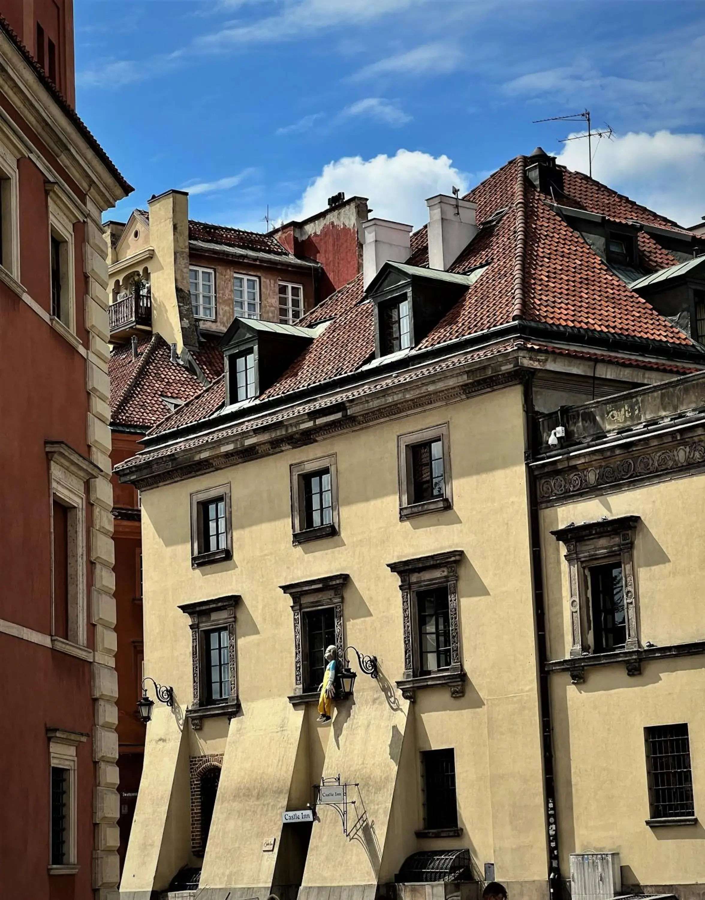 Property building in Castle Inn Property building in Castle Inn