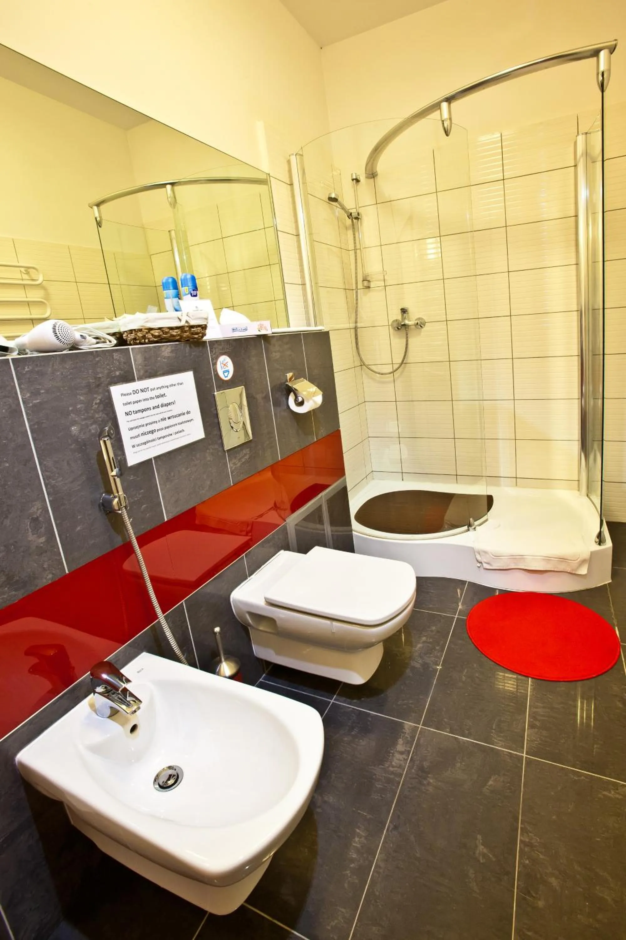 Bathroom in Castle Inn