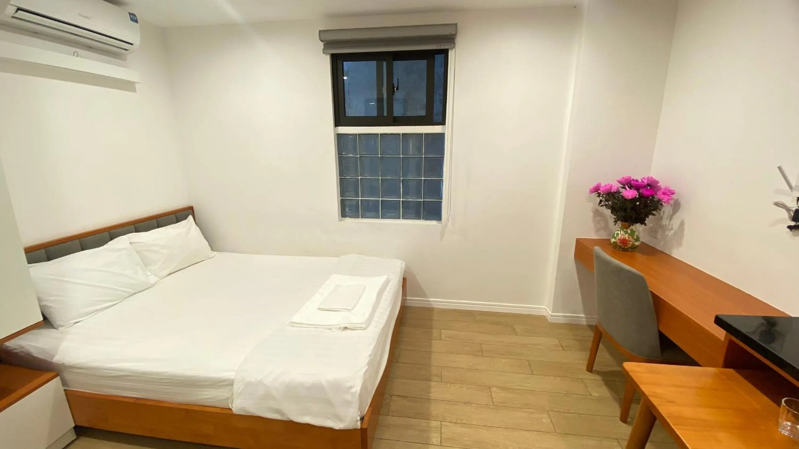 Bed in Era Cozy Apartment