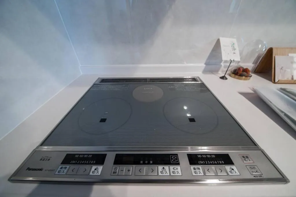 stove in The PLAZA HOTEL S4W12