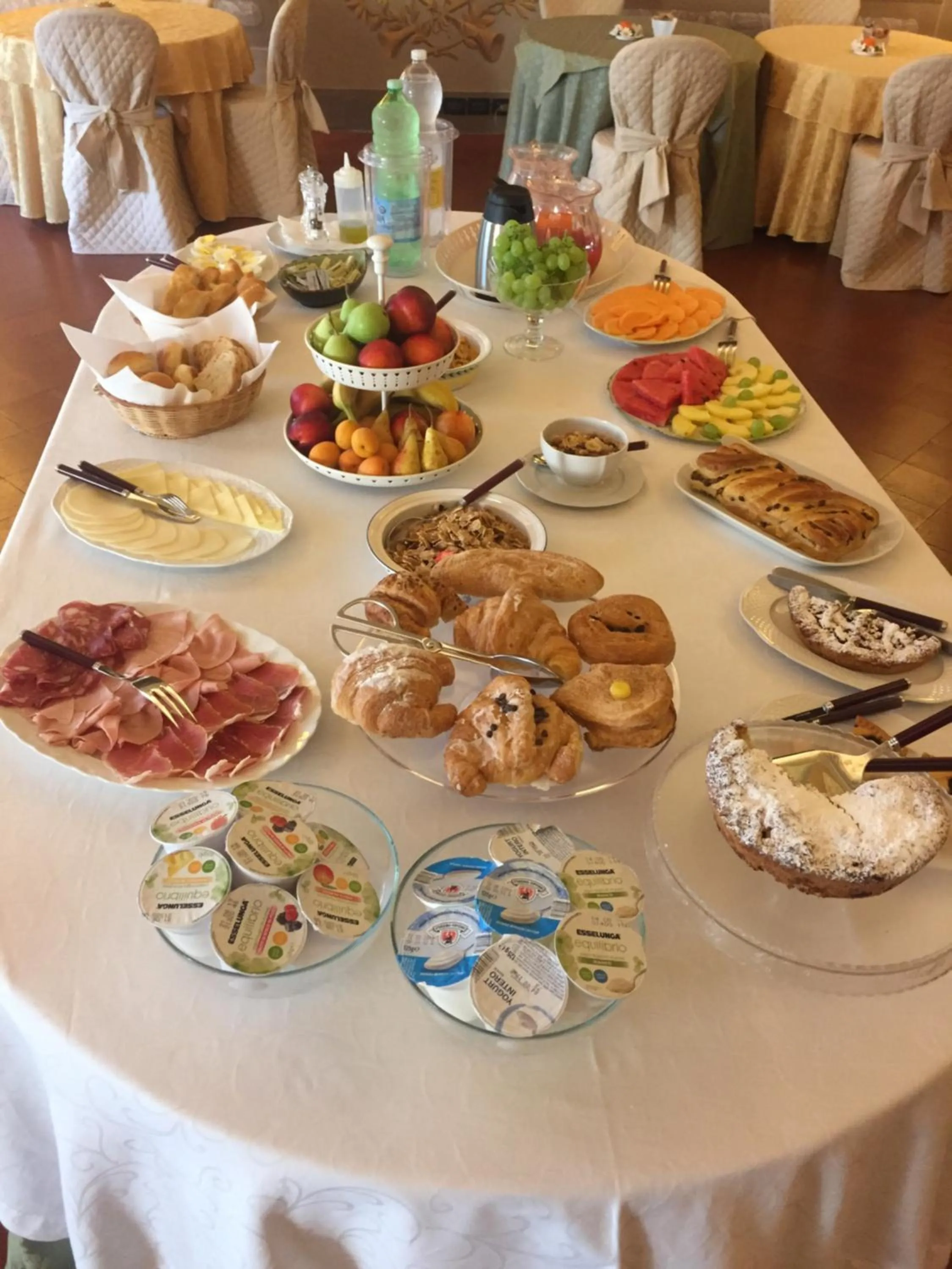 Food and drinks in Palazzo Tucci Residenza d'epoca