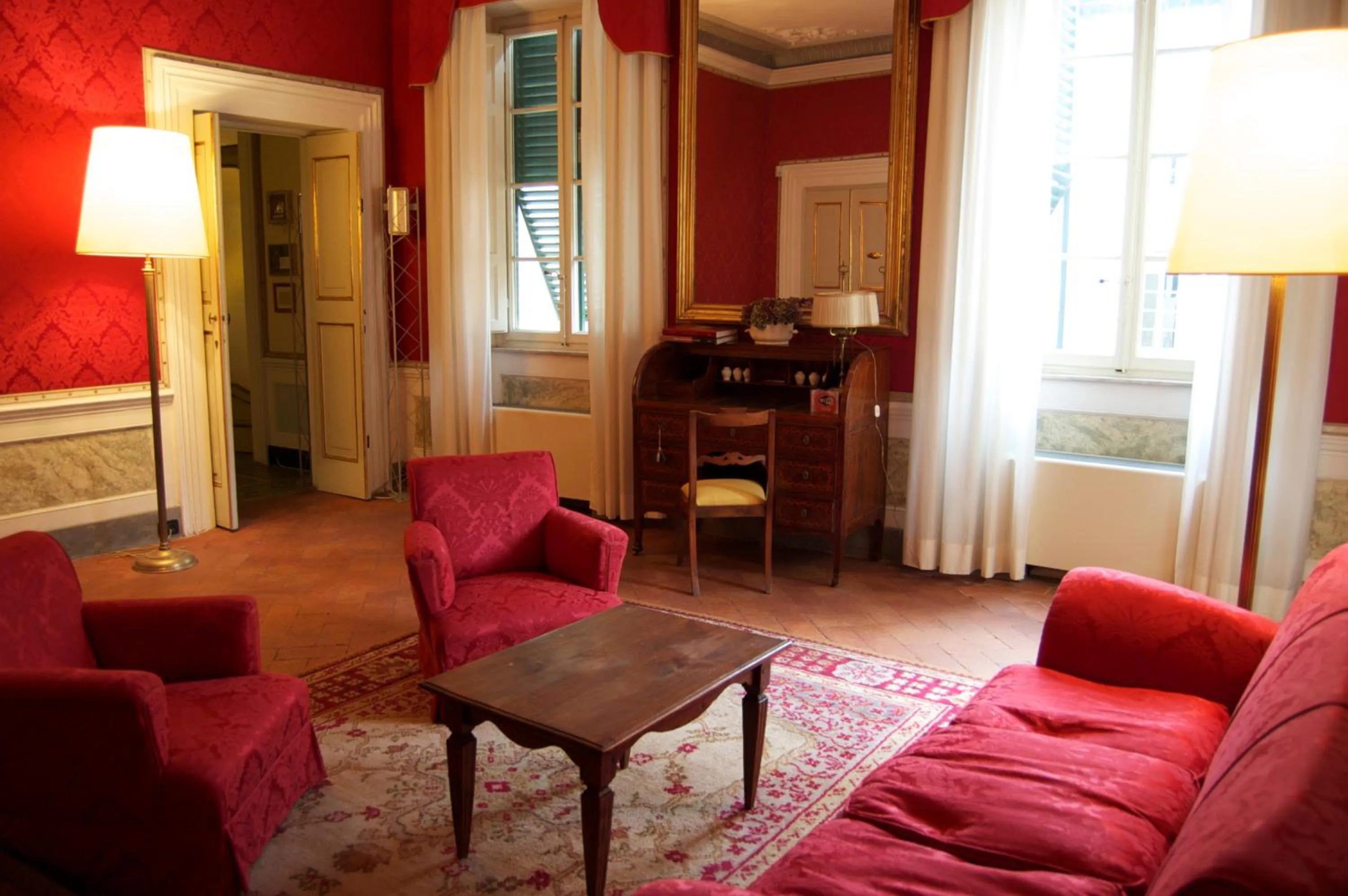 Seating area in Palazzo Tucci Residenza d'epoca