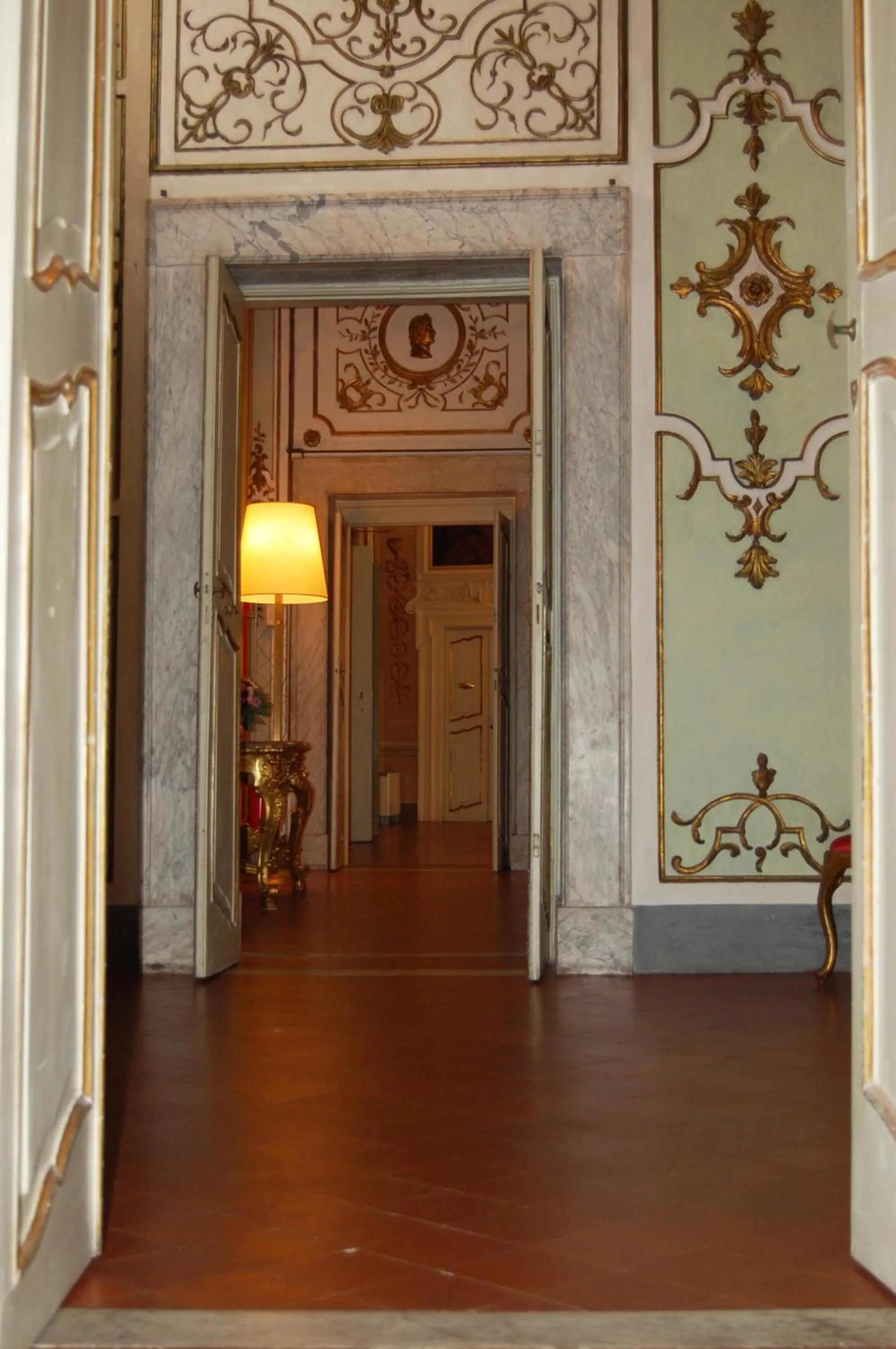 Decorative detail in Palazzo Tucci Residenza d'epoca