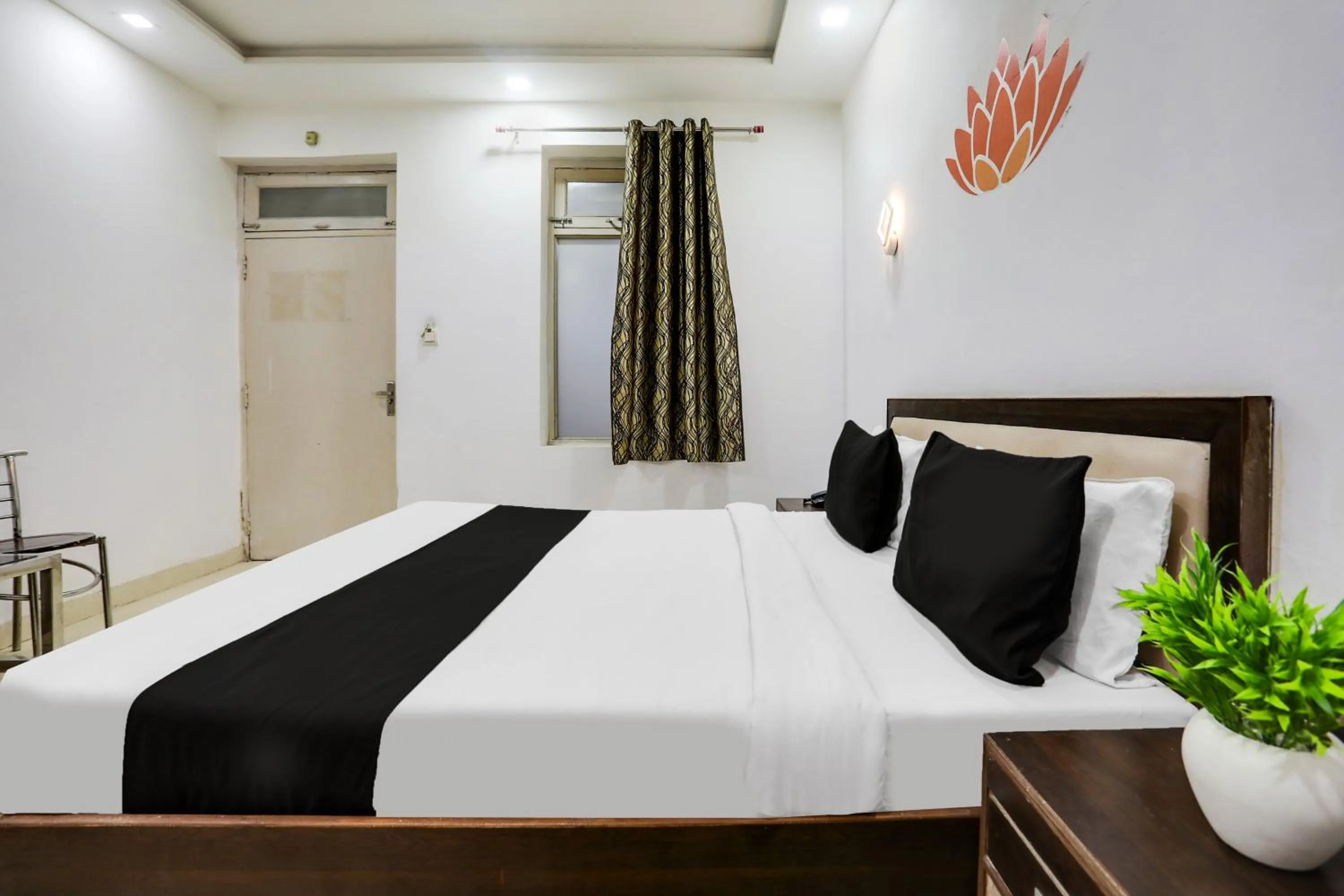 Bedroom, Bed in Super Hotel O Tajganj Near Taj Mahal West Gate