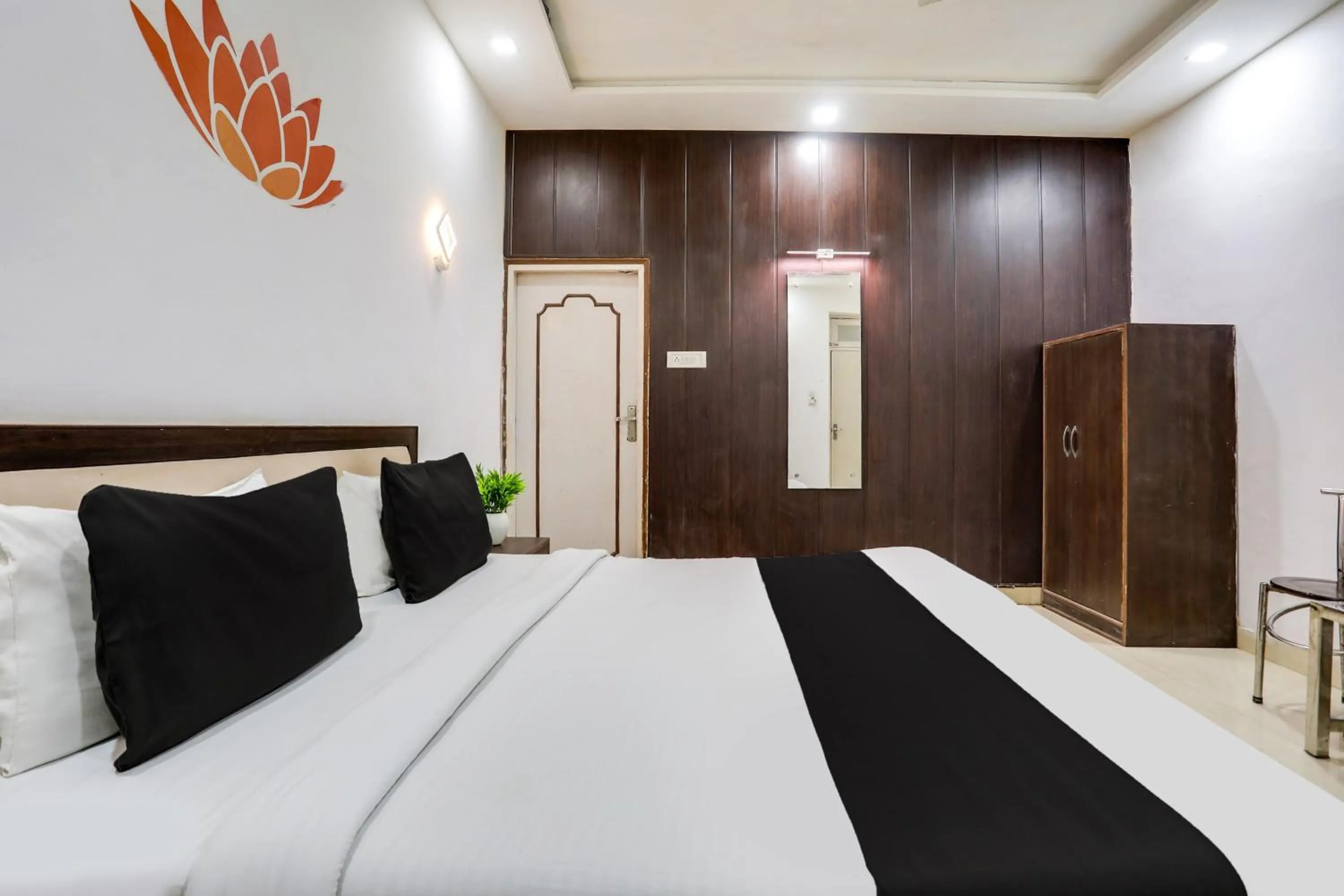 Bedroom, Bed in Super Hotel O Tajganj Near Taj Mahal West Gate