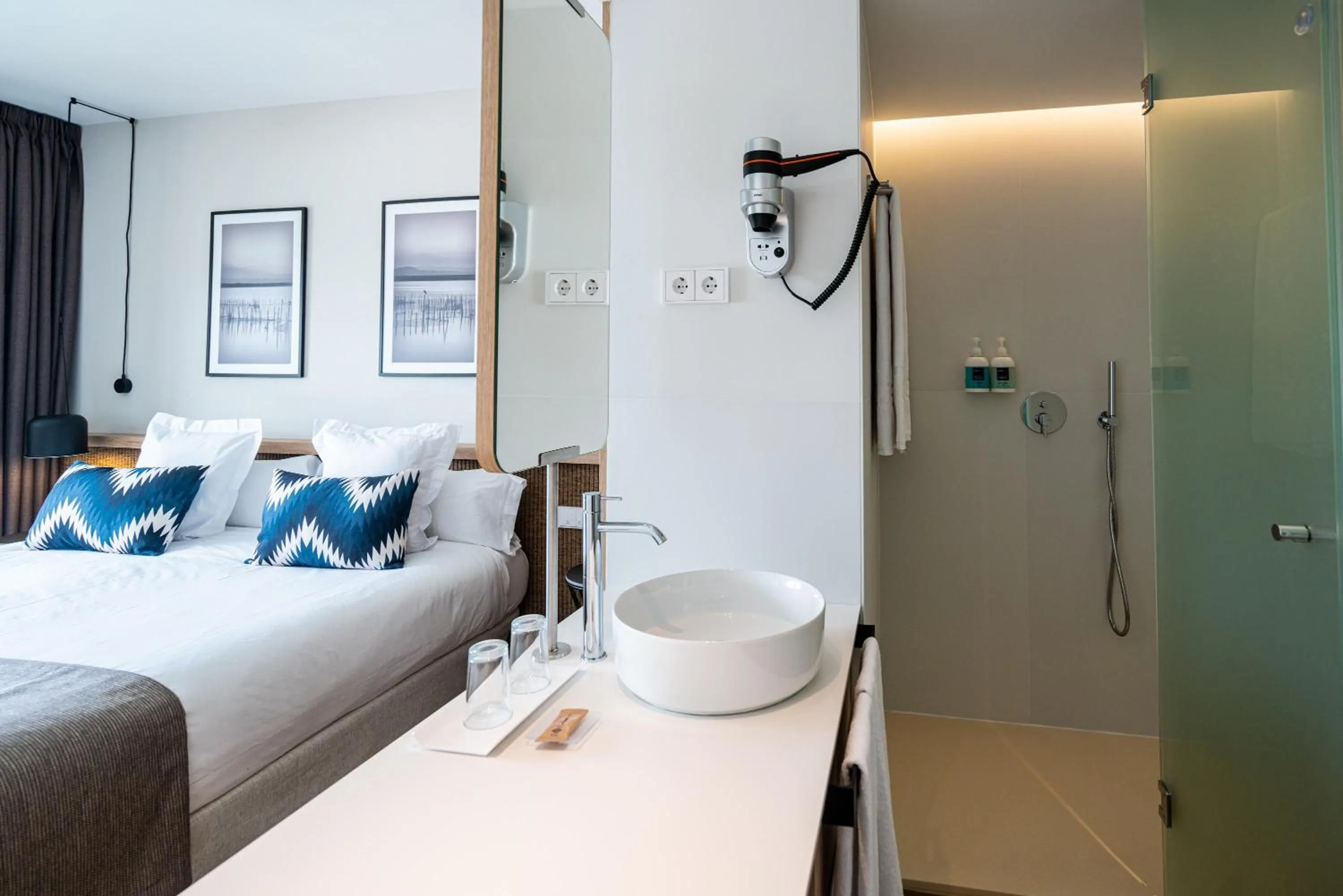 Bathroom, Bed in THB Bamboo Alcudia - Adults Only