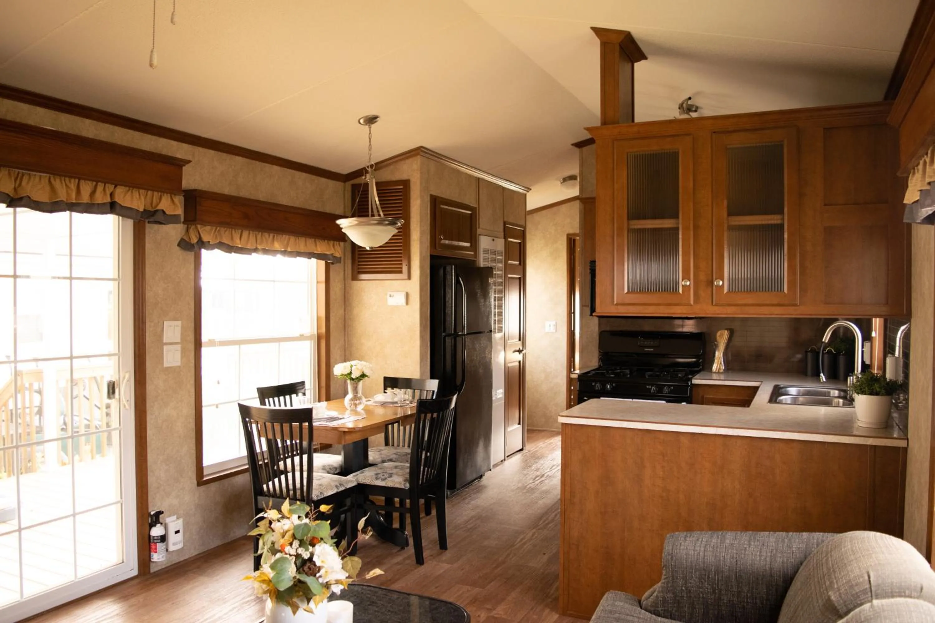 Kitchen or kitchenette in Vine Ridge Resort - Cottages