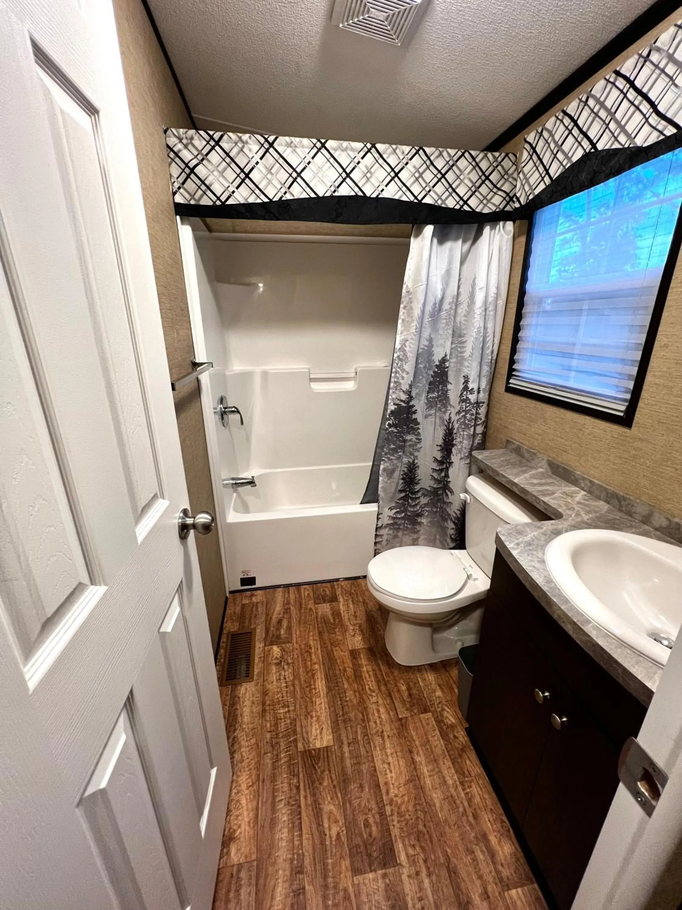 Bathroom in Vine Ridge Resort - Cottages