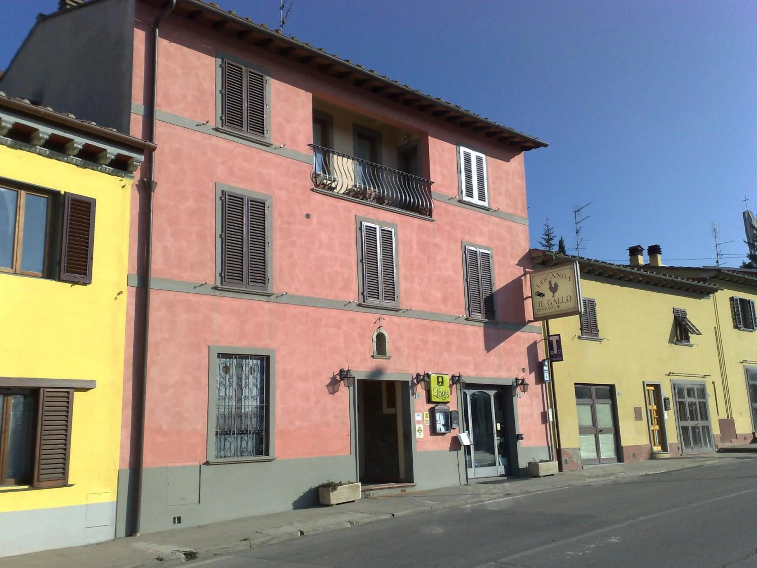 Facade/entrance in Locanda Il Gallo