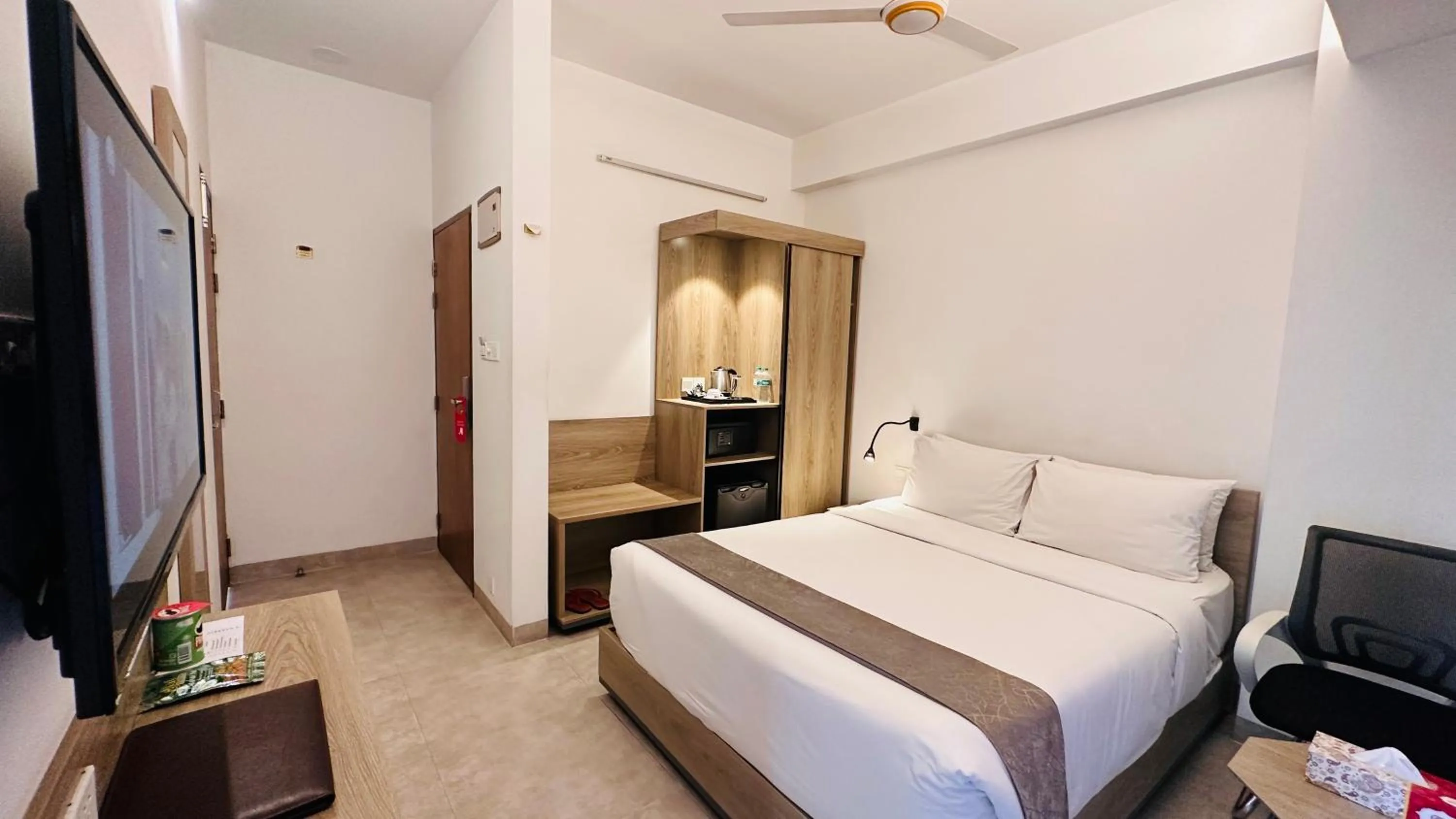 TV and multimedia, Bed in Priyo Nibash Stylish Residential Hotel