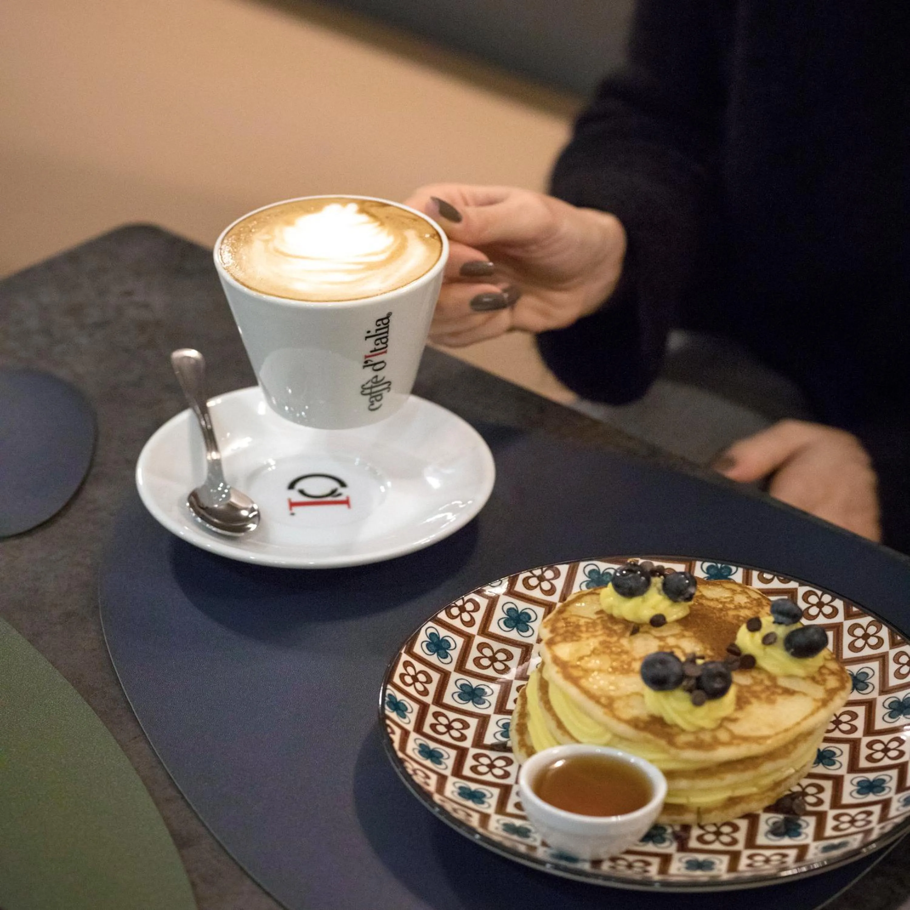 Guests in Moody smart & comfy Hotel