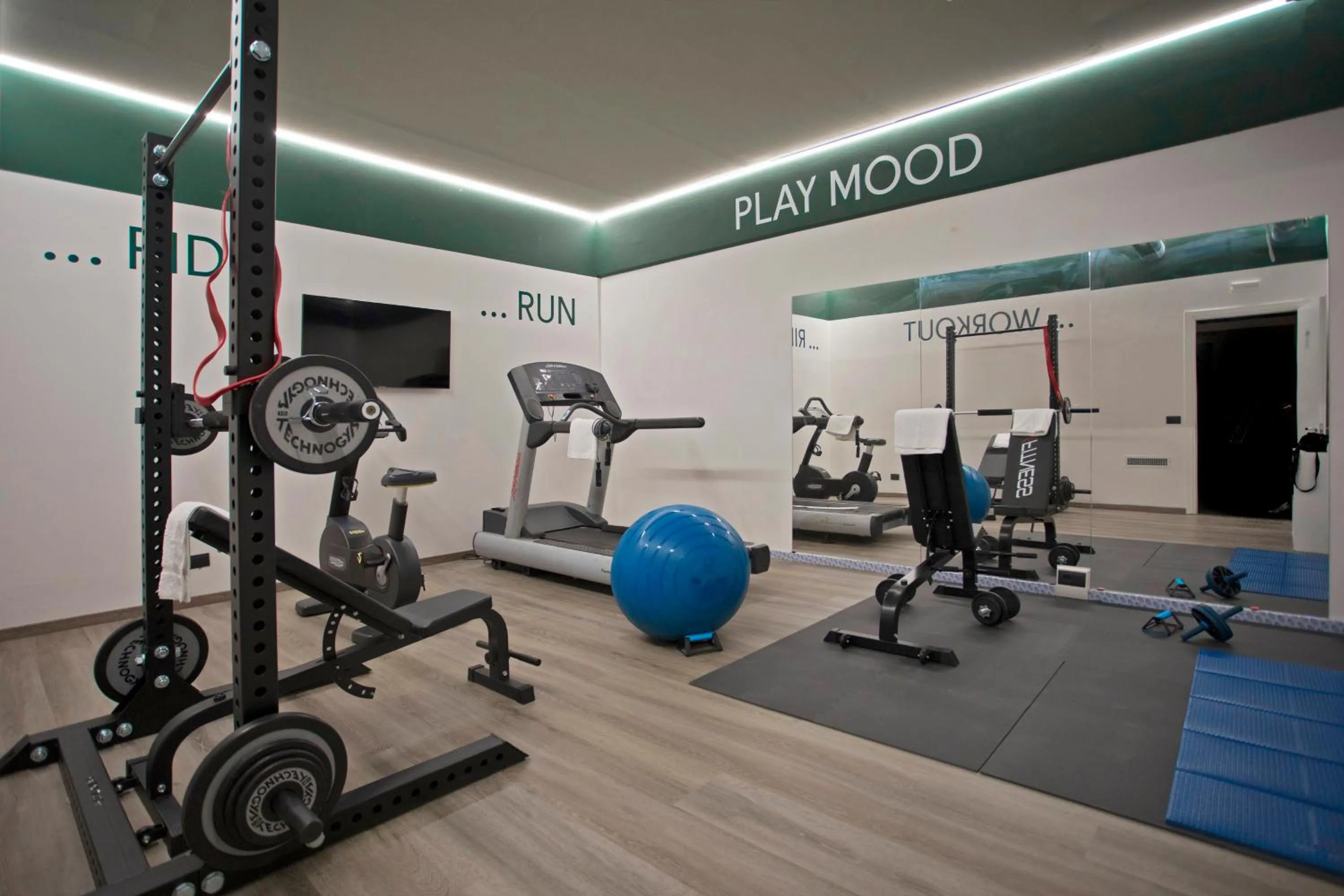 Fitness centre/facilities in Moody smart & comfy Hotel