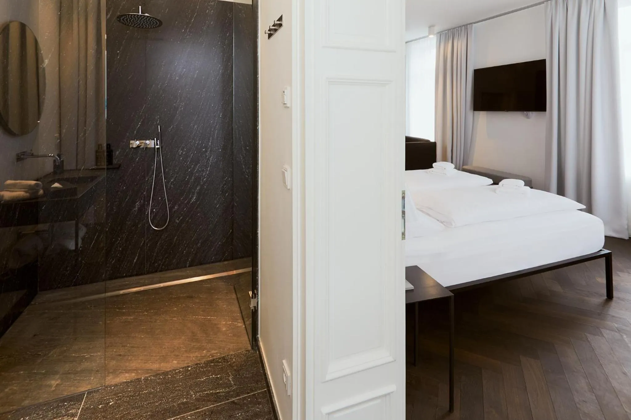 Photo of the whole room, Bed in Das Flint