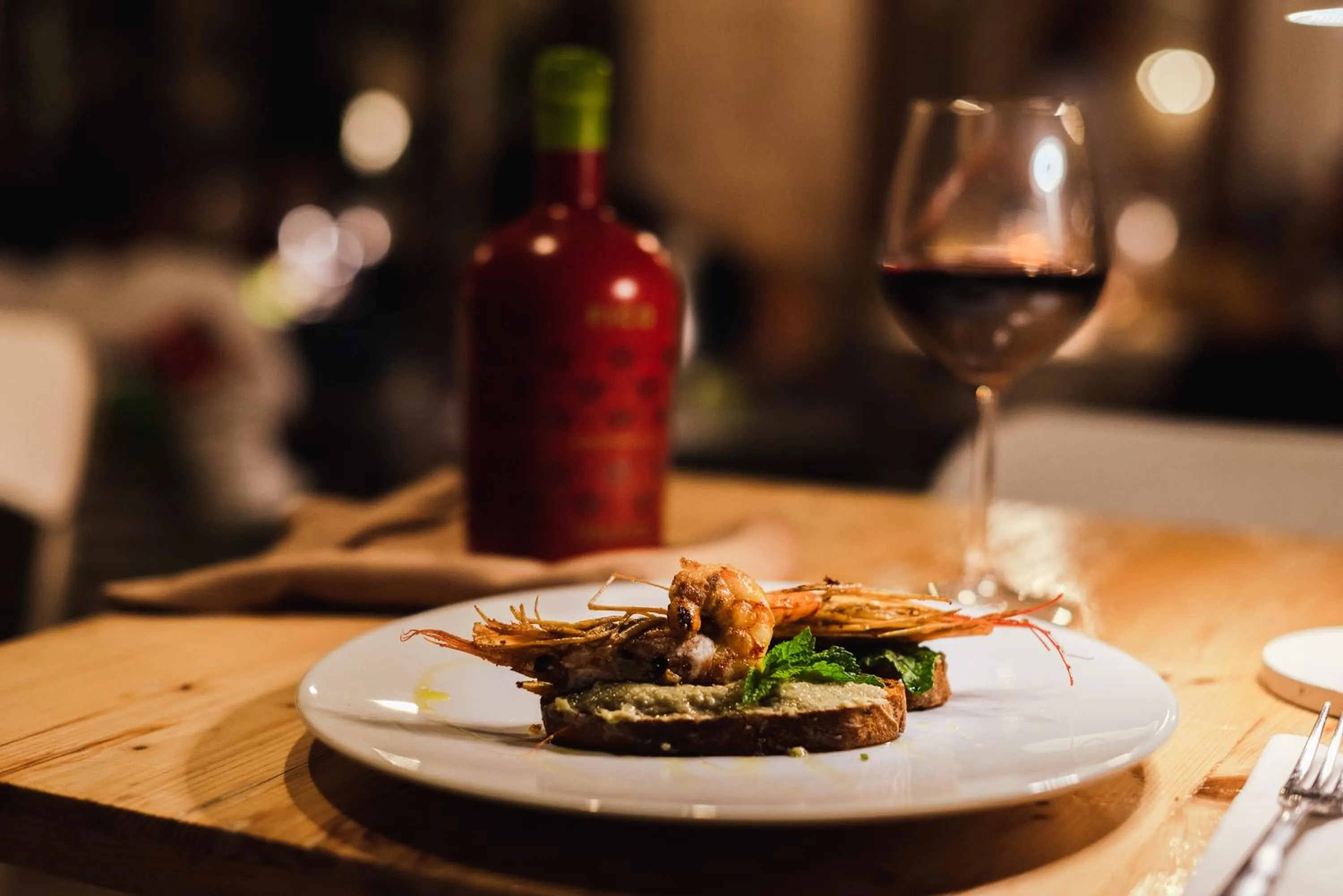 Restaurant/places to eat in S. Martin Hotel