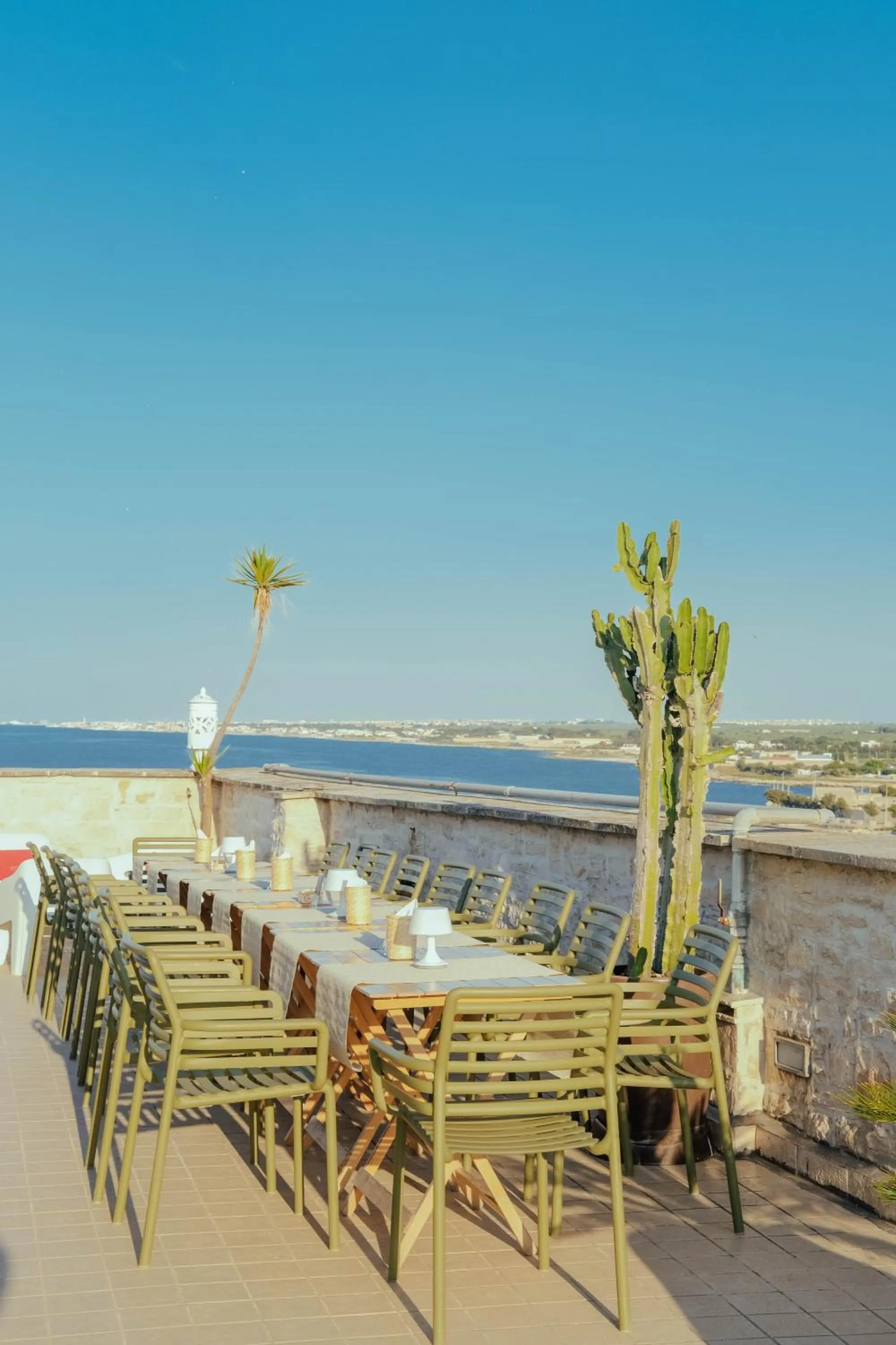 Restaurant/places to eat in S. Martin Hotel