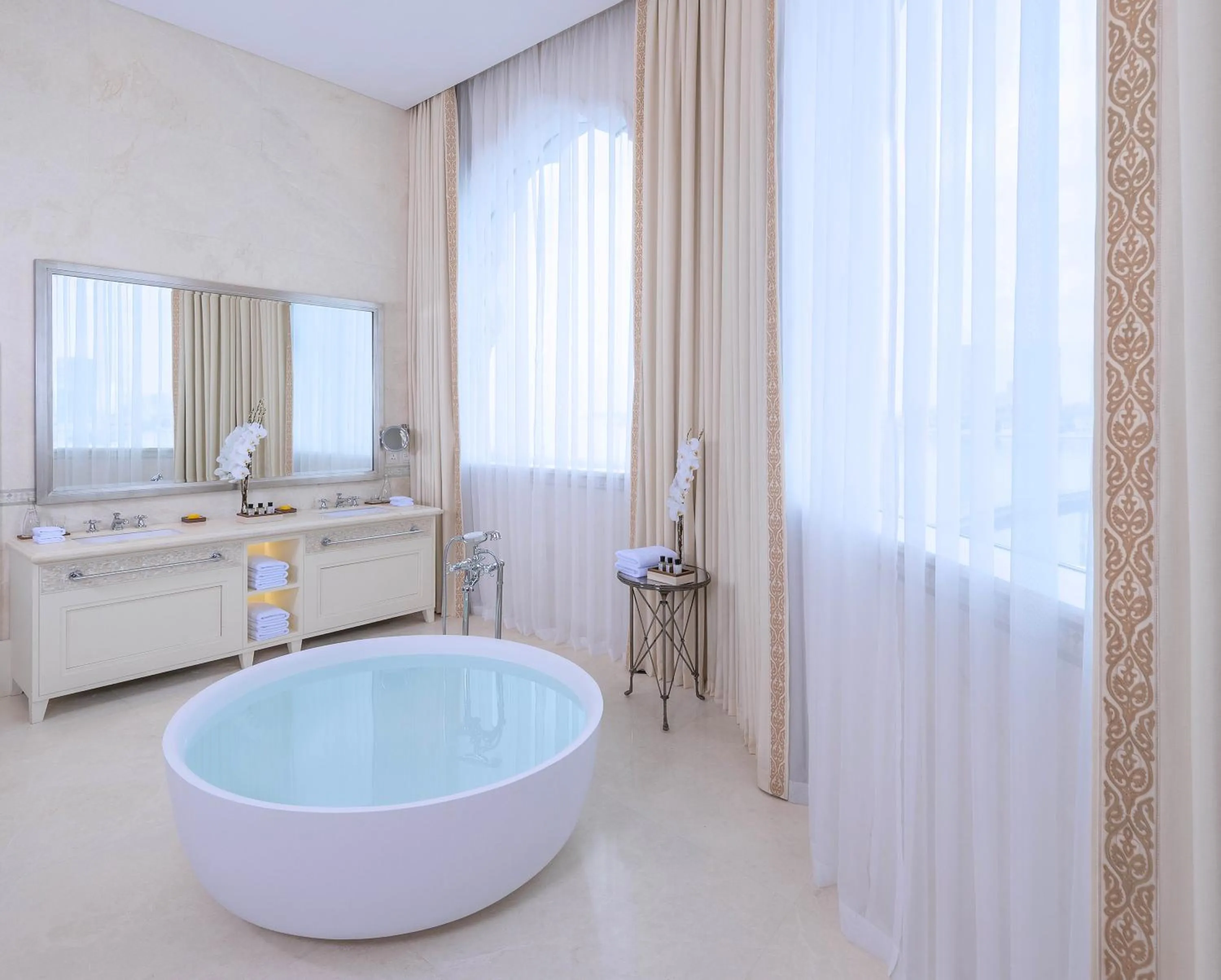 Bath in The Chedi Katara Hotel & Resort