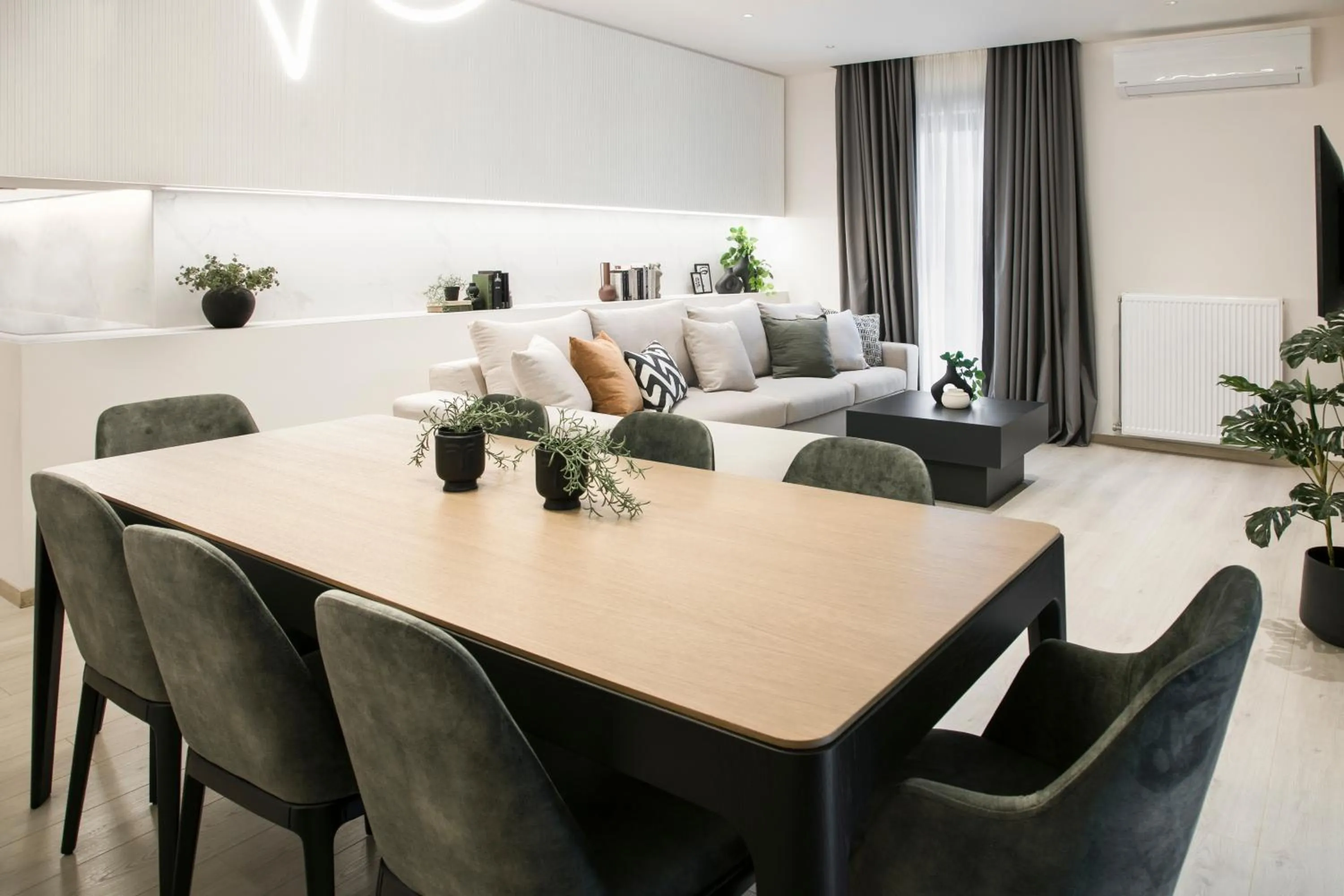 Dining area in Ultra Chic Modern 4 Bedrooms Apartment in Athens