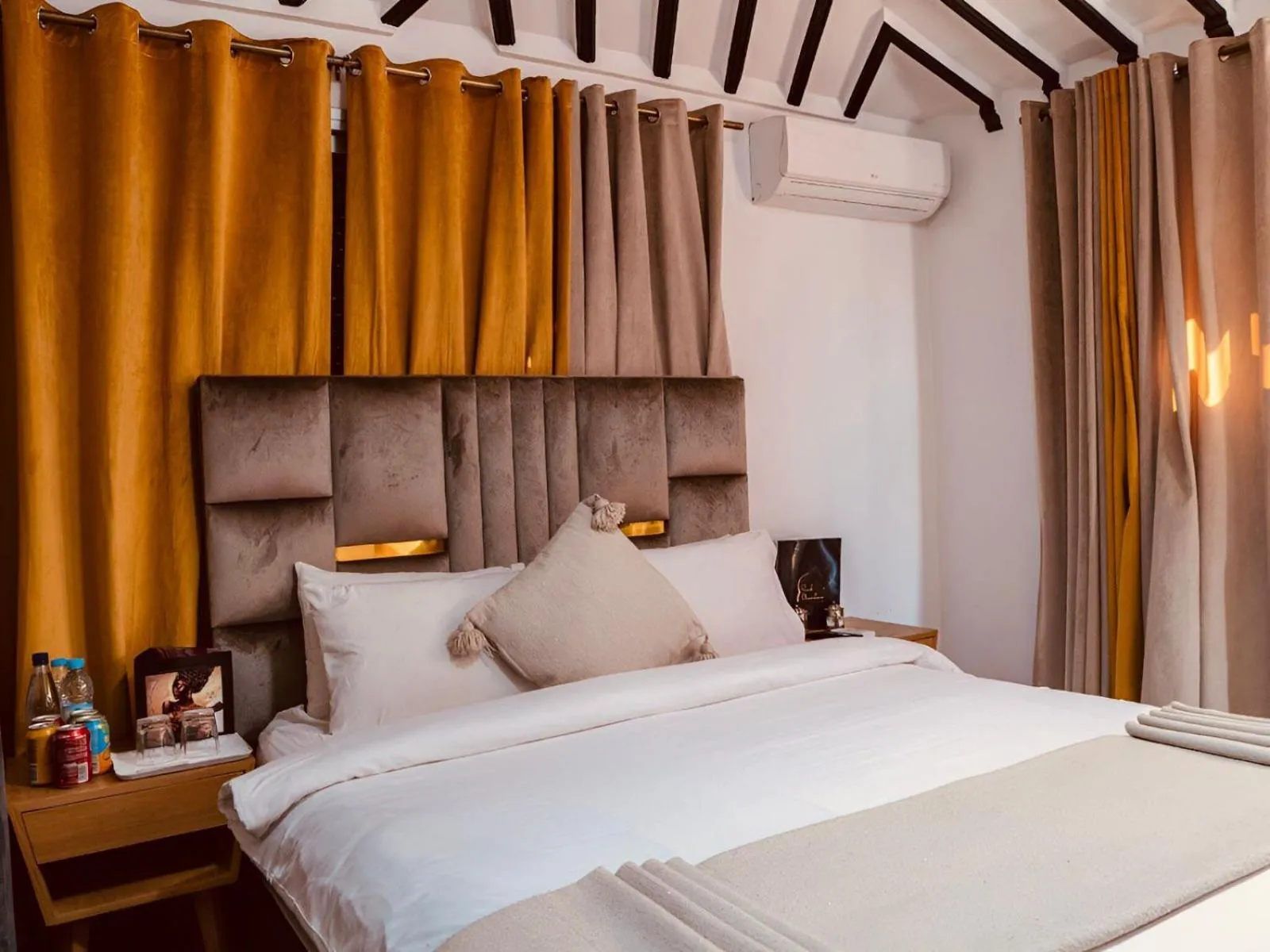 Bedroom, Bed in RIAD DOUIRTNA