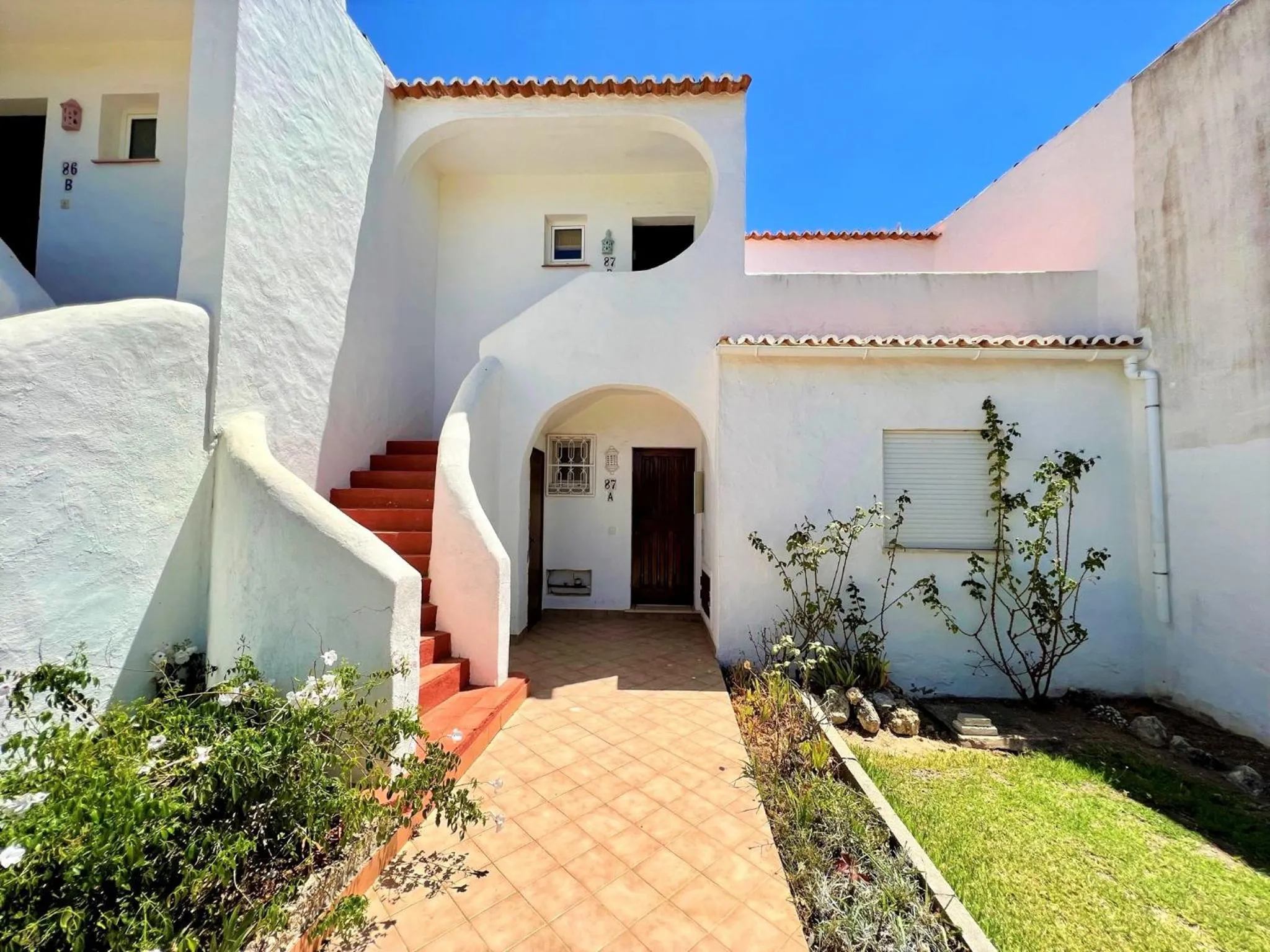 Property building in Armação de Pêra Twins 1 by Homing
