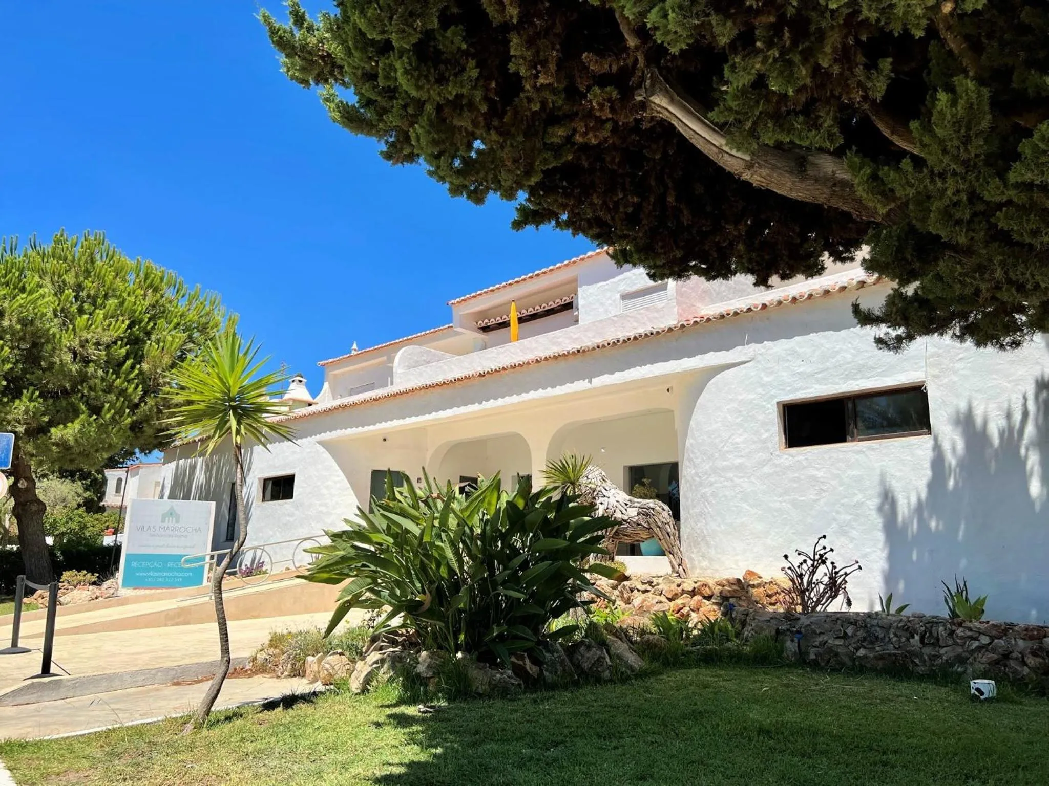 Patio in Armação de Pêra Twins 1 by Homing