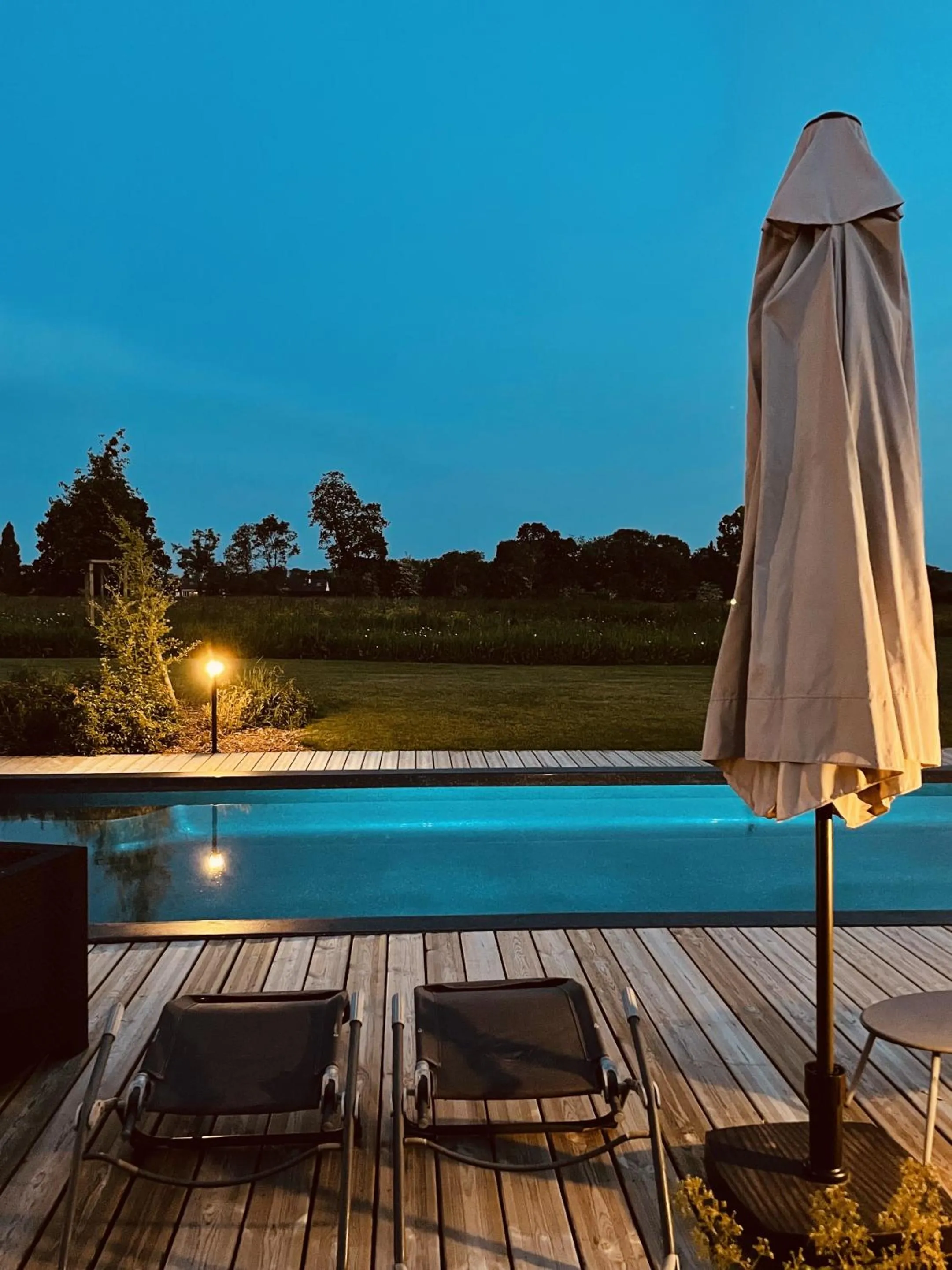 Pool view in AureFées