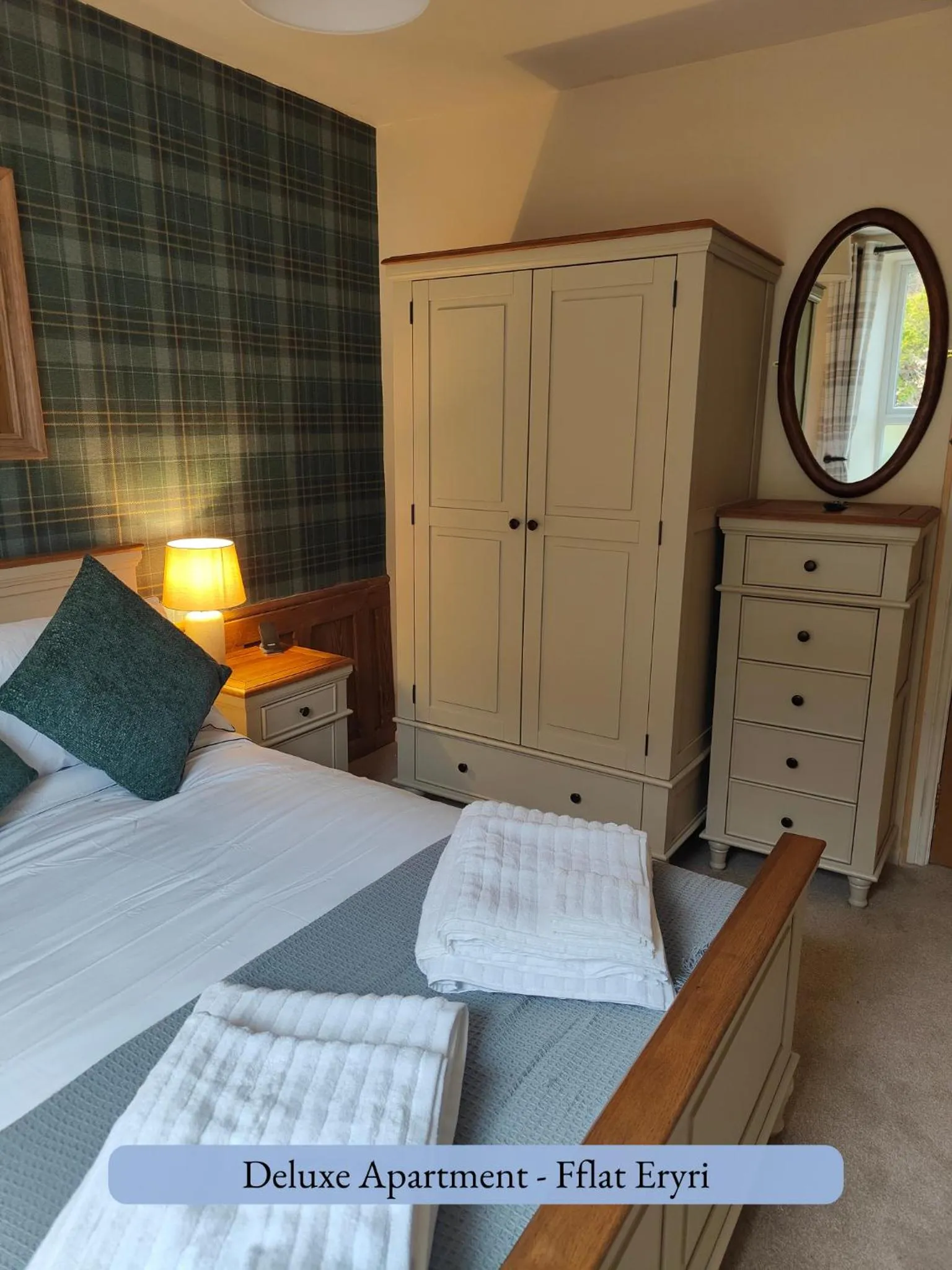 Bedroom, Bed in Llew Accommodation - The Townhouse