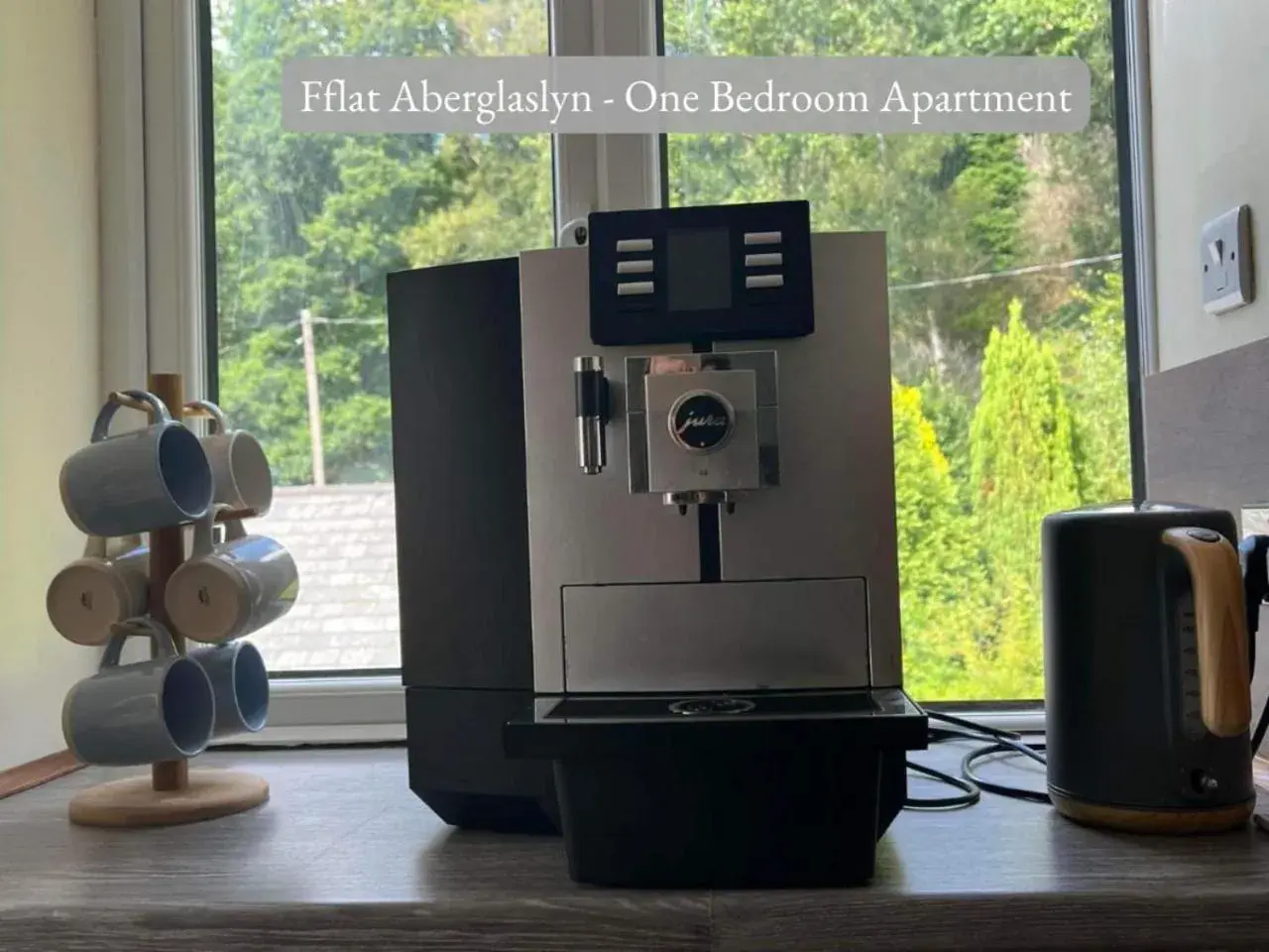 Kitchen or kitchenette in Llew Accommodation - The Townhouse Kitchen or kitchenette in Llew Accommodation - The Townhouse