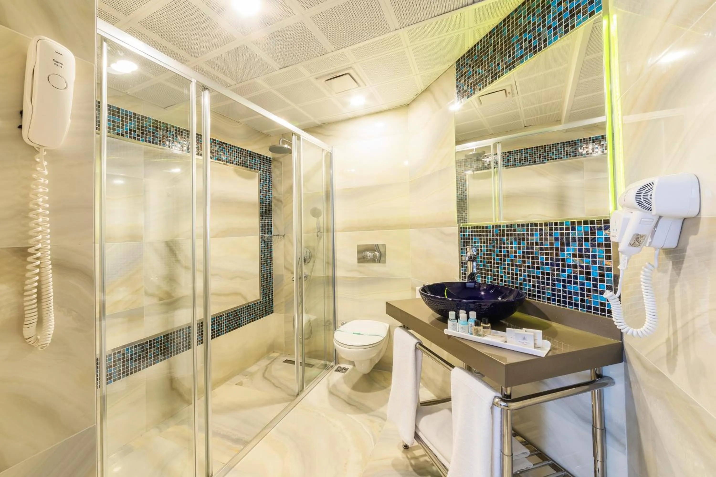 Shower in Grand Yavuz Hotel Sultanahmet