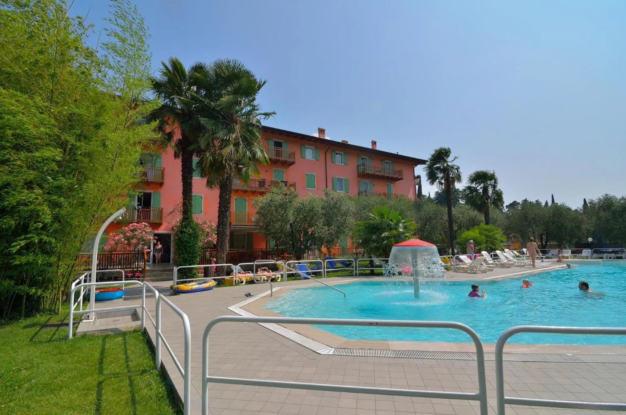 Swimming pool in Residence Filanda