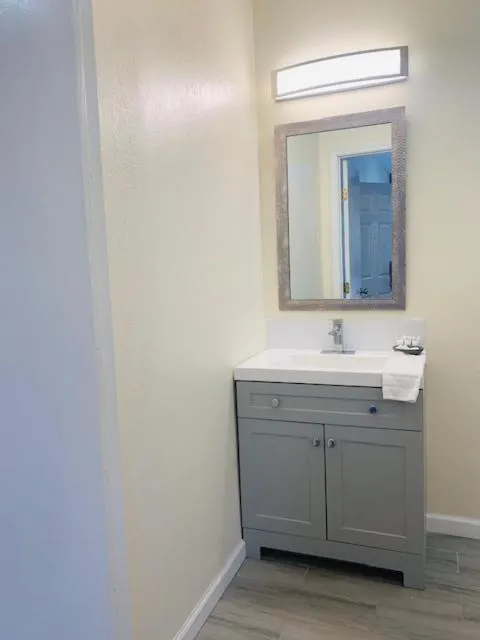 Bathroom in Cattlemen's Inn